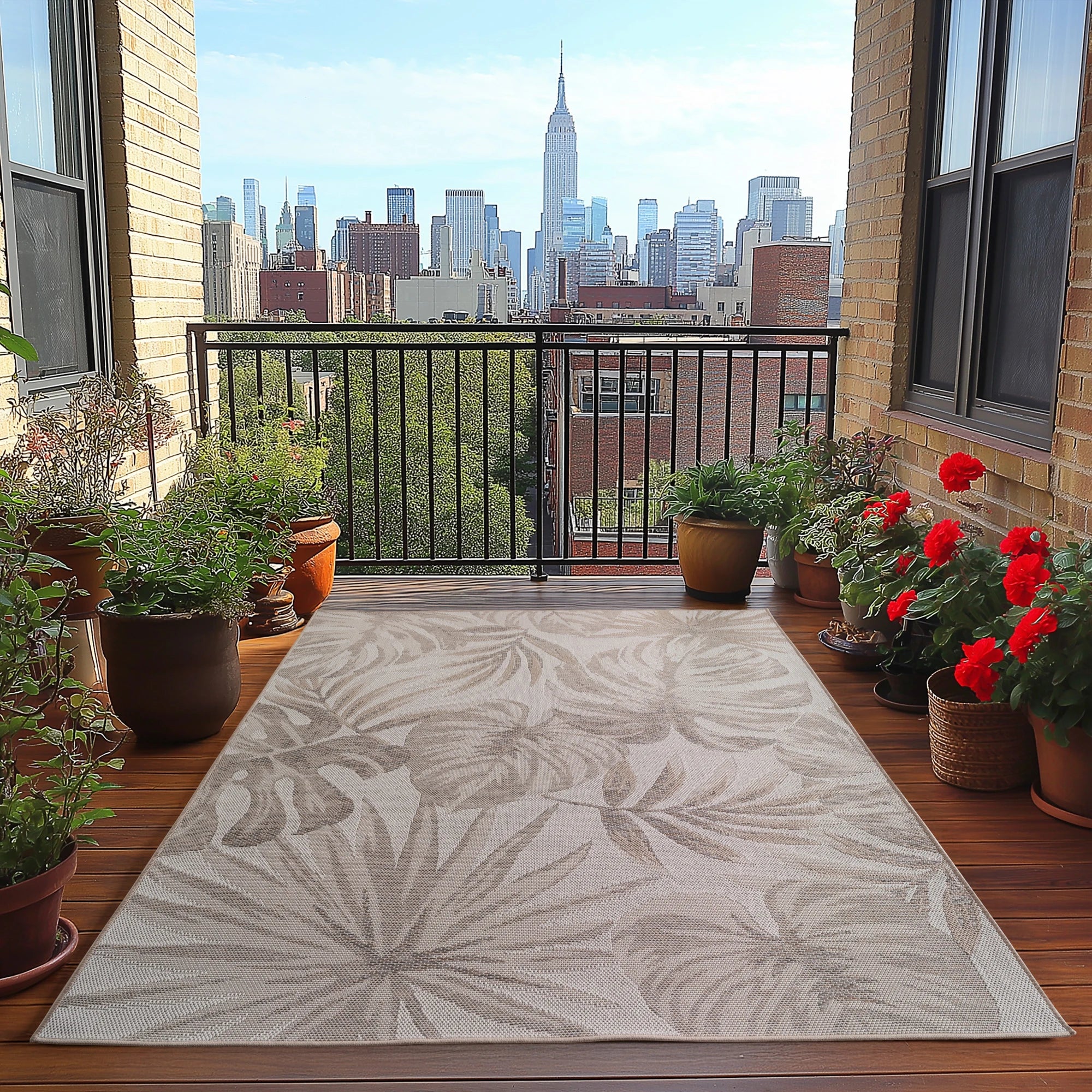 Botanical Outdoor Palm Leaf Design Rug | Beige