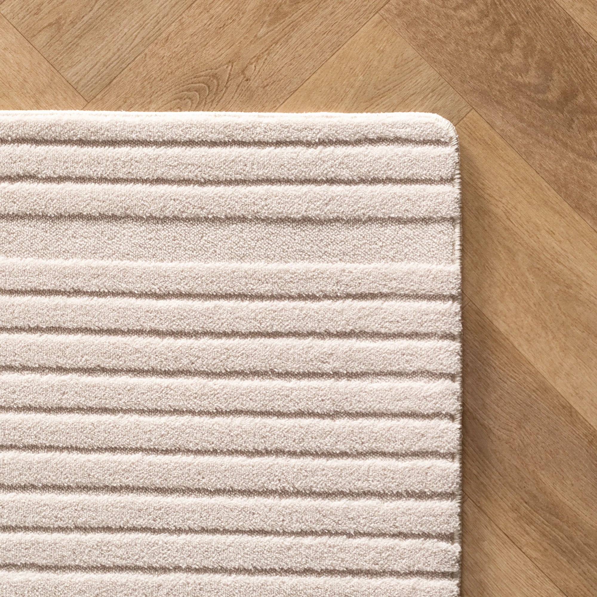 Modern Grooved Wavy Line Area Rug | Cream