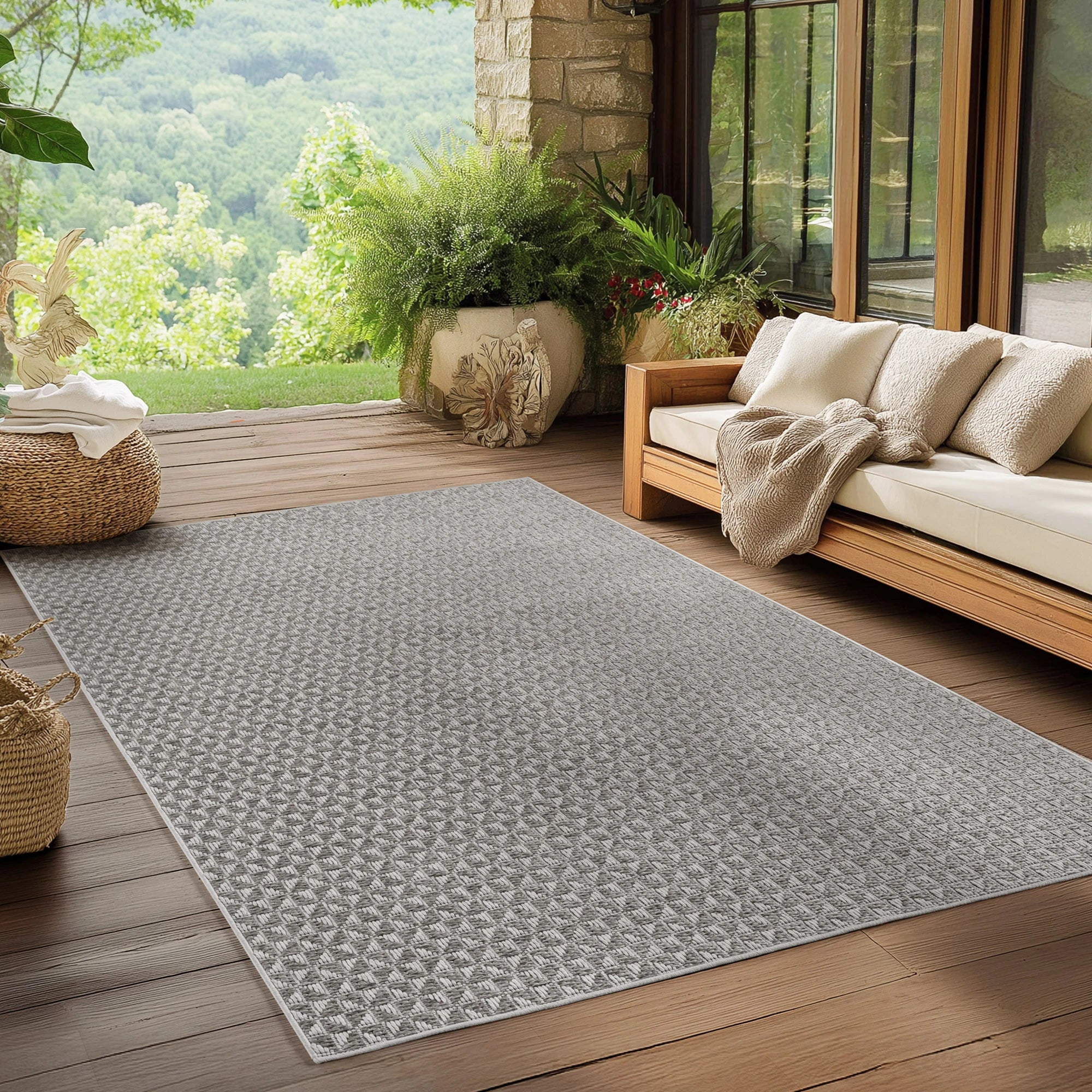 Triangle Repeating Pattern Outdoor Rug | Gray