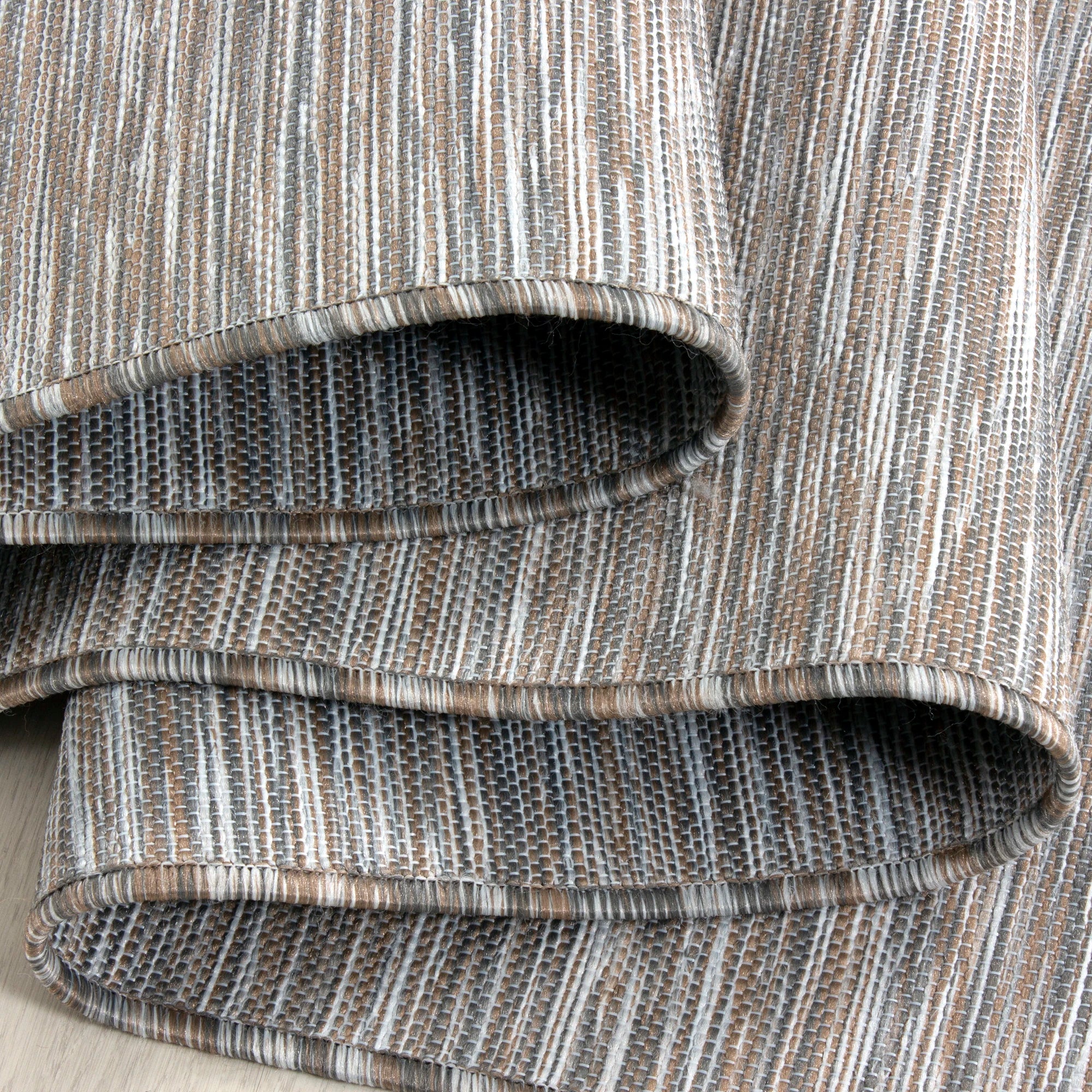 Minimalist Tone-on-Tone Design | Taupe