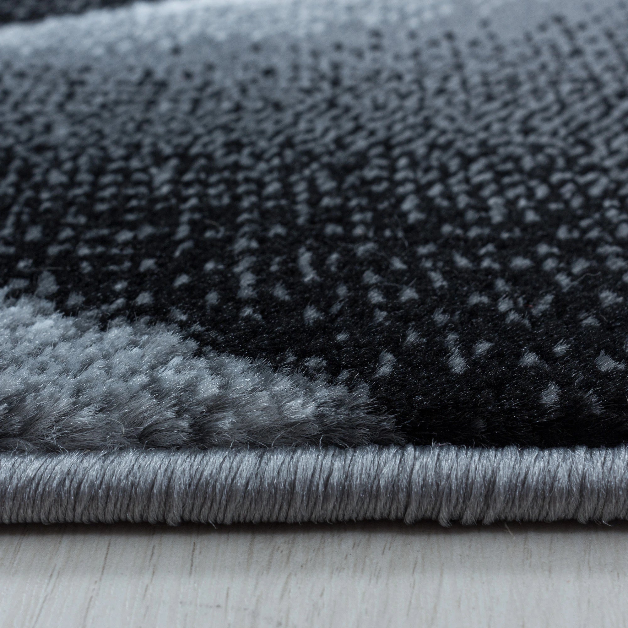 Geometric Prism Facets Area Rug | Black