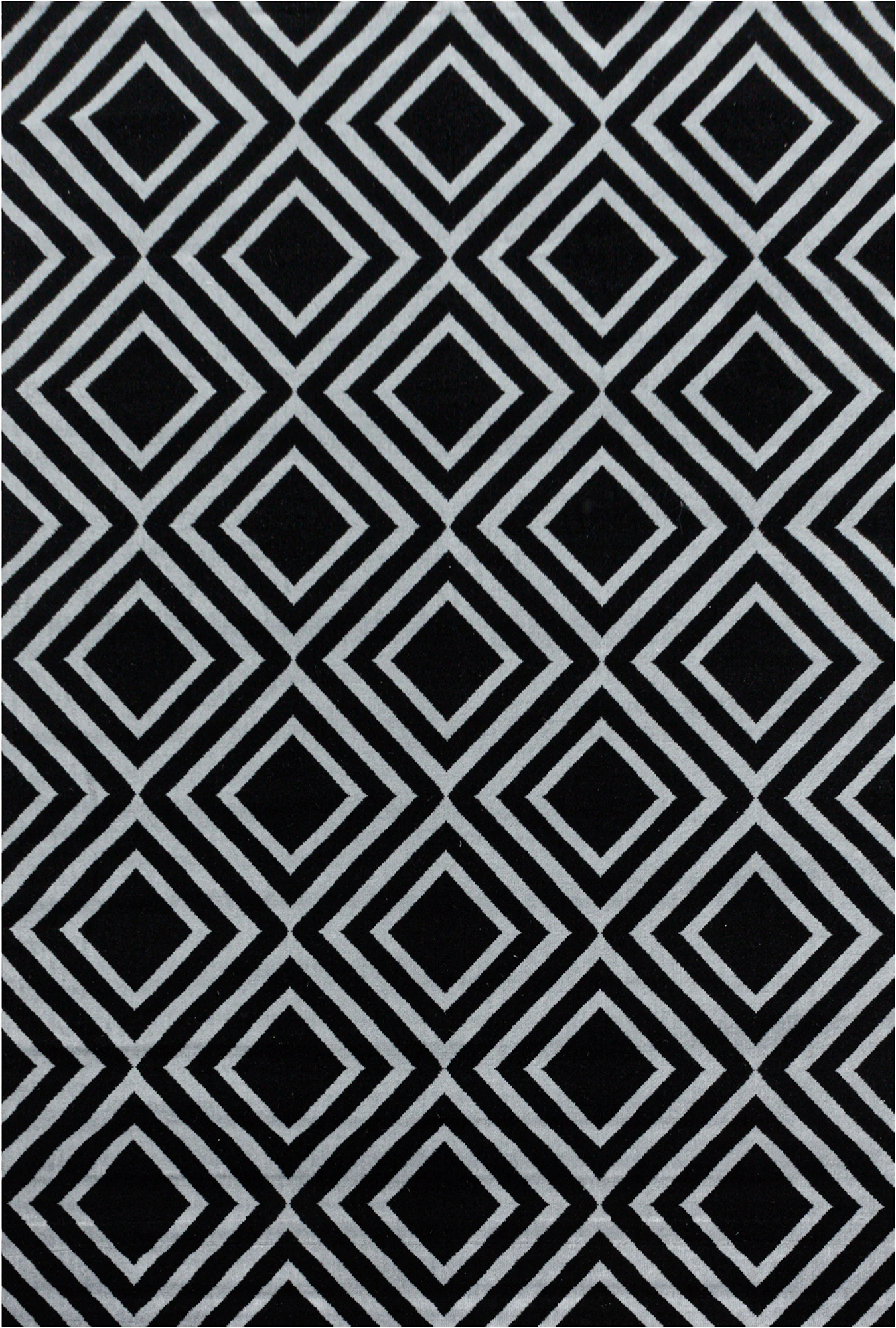 Geometric Repeating Diamond Pattern Rug - Black