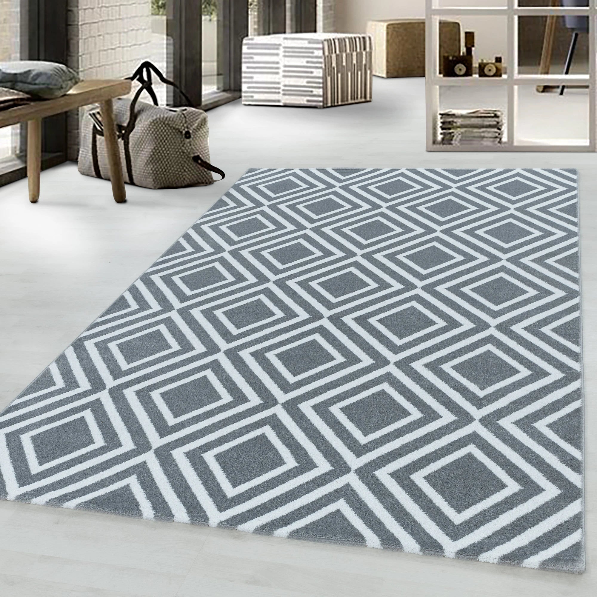 Geometric Repeating Diamond Pattern Rug - Gray