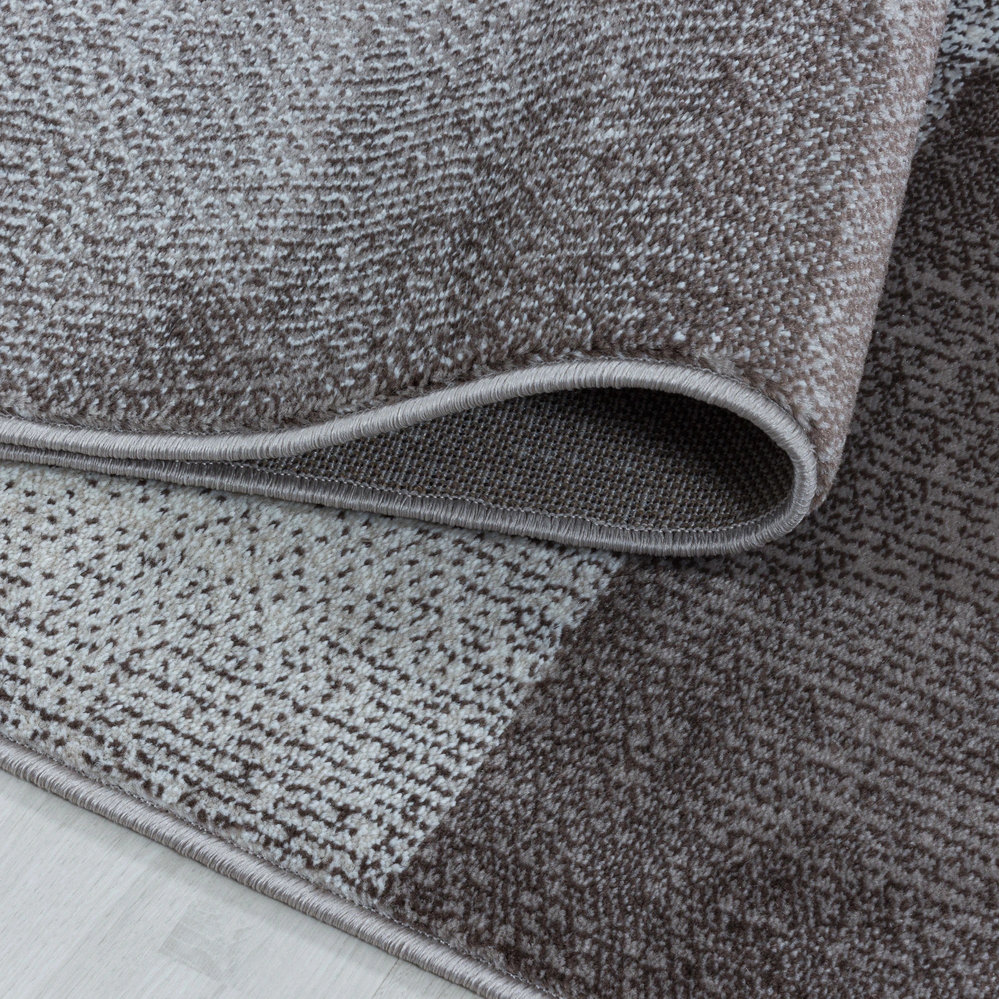 Contemporary Distressed Grid Pattern Rug | Brown