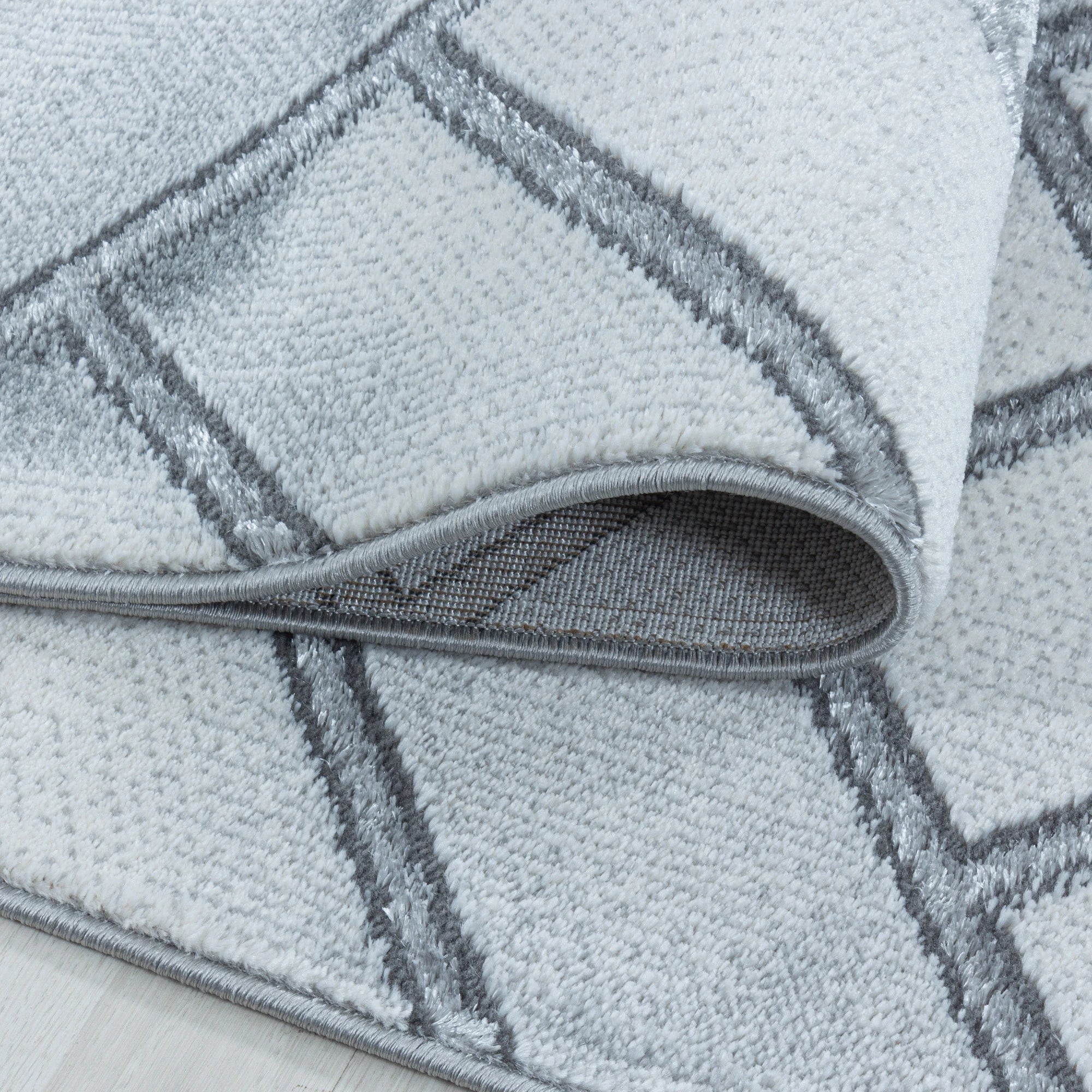 Modern Marble Look Geometric Diamond Rug | Silver