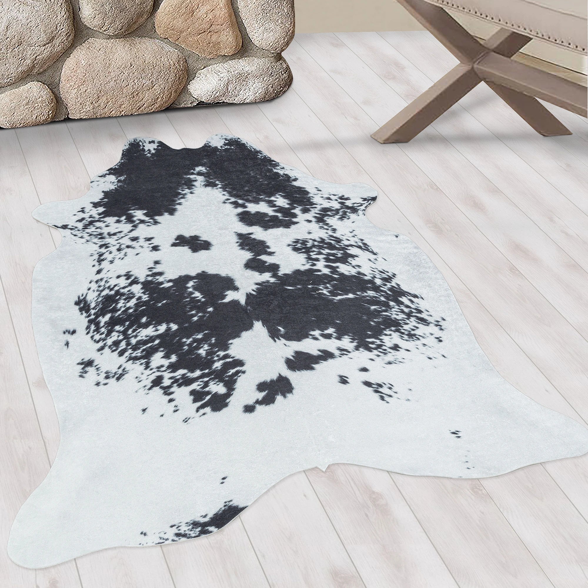 Cowhide Skin Imitation Modern Rug | Black