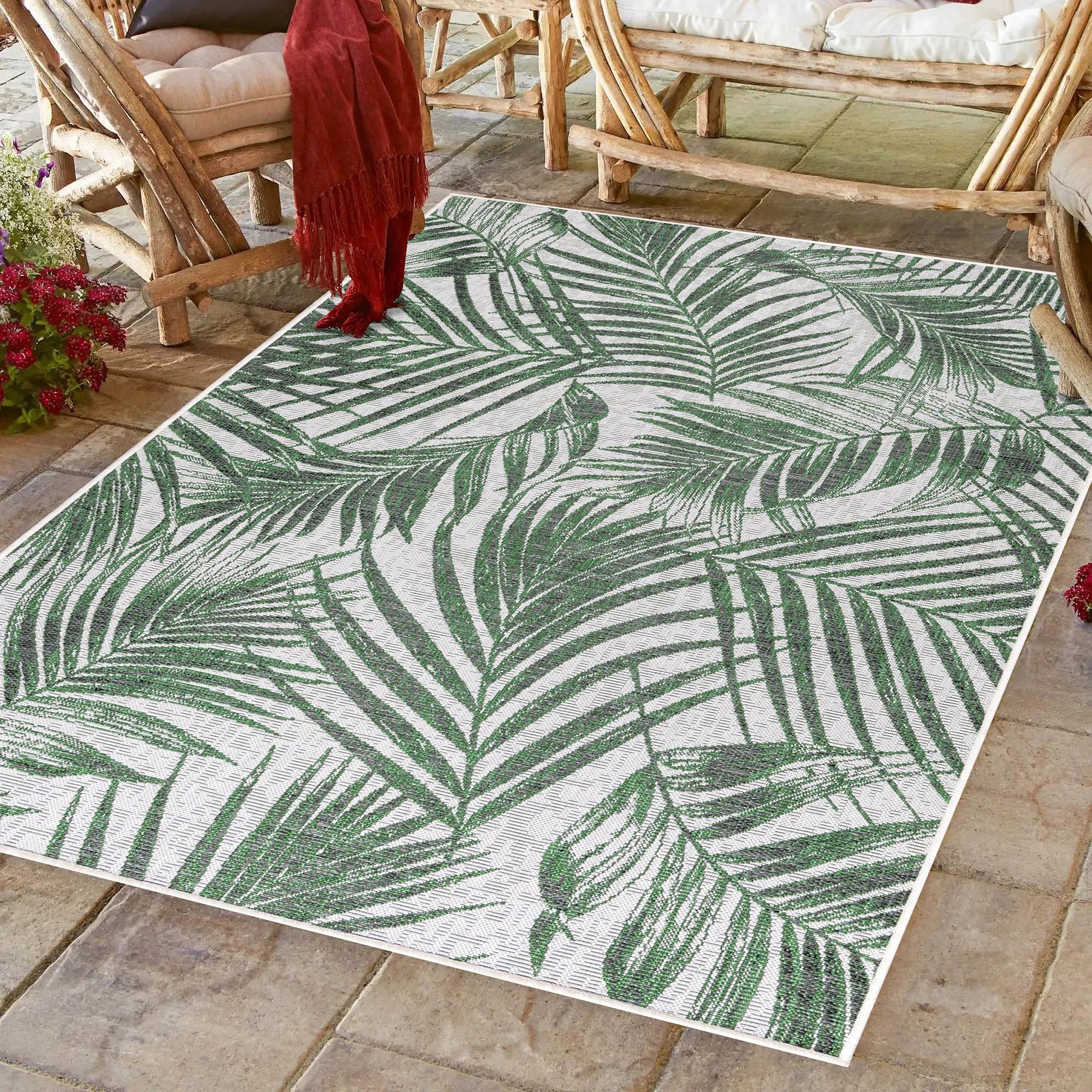 Palm Refined Patio Rug | Green