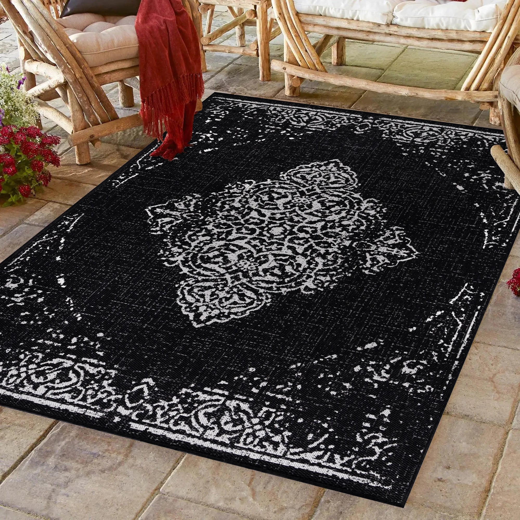 Vintage Flatweave Patio Rug - Black