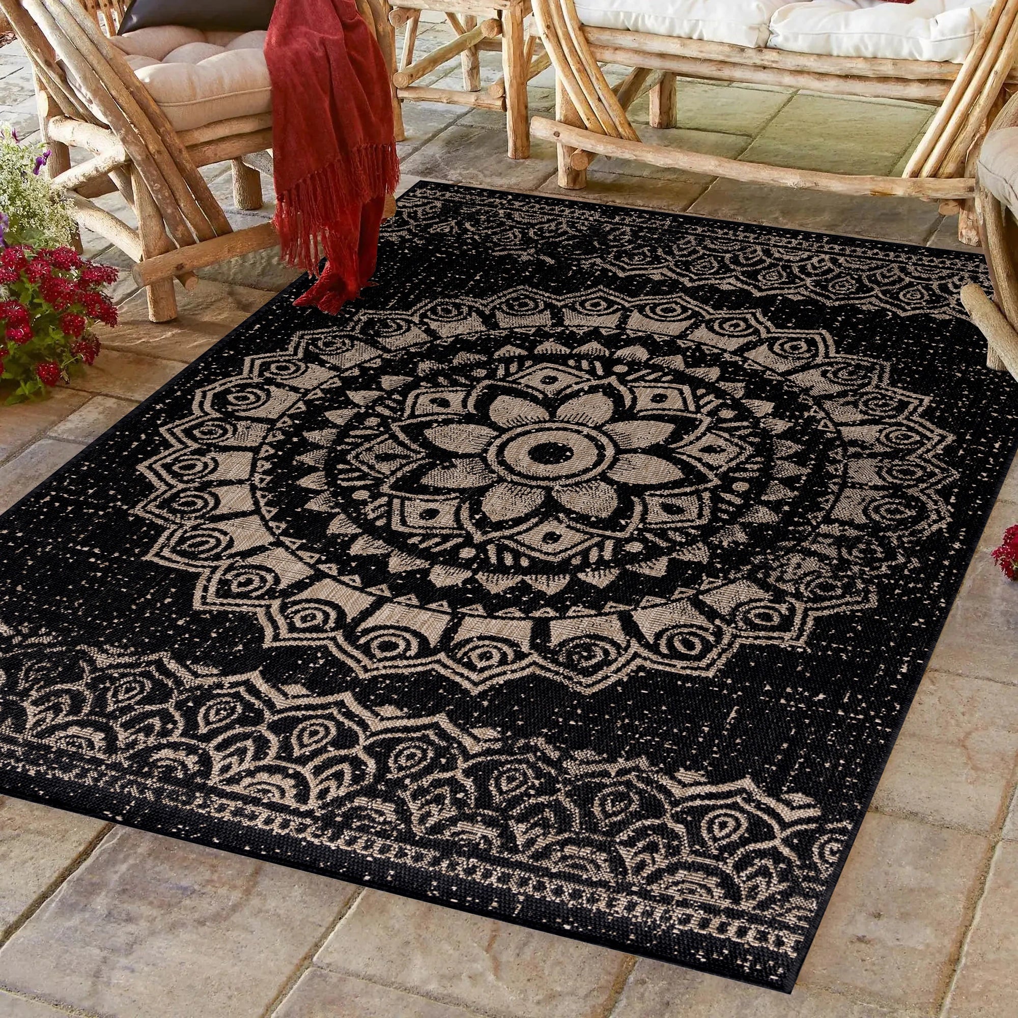 Madallion Flatweave Patio Rug - Black