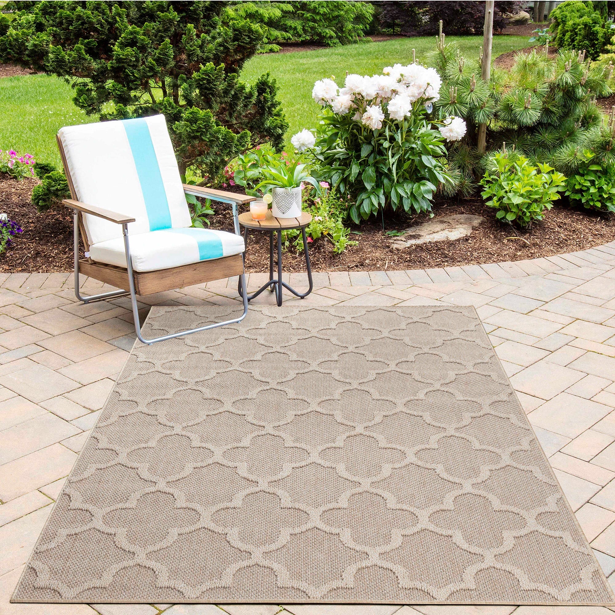 Distressed Ogee Pattern Outdoor Rug | Beige