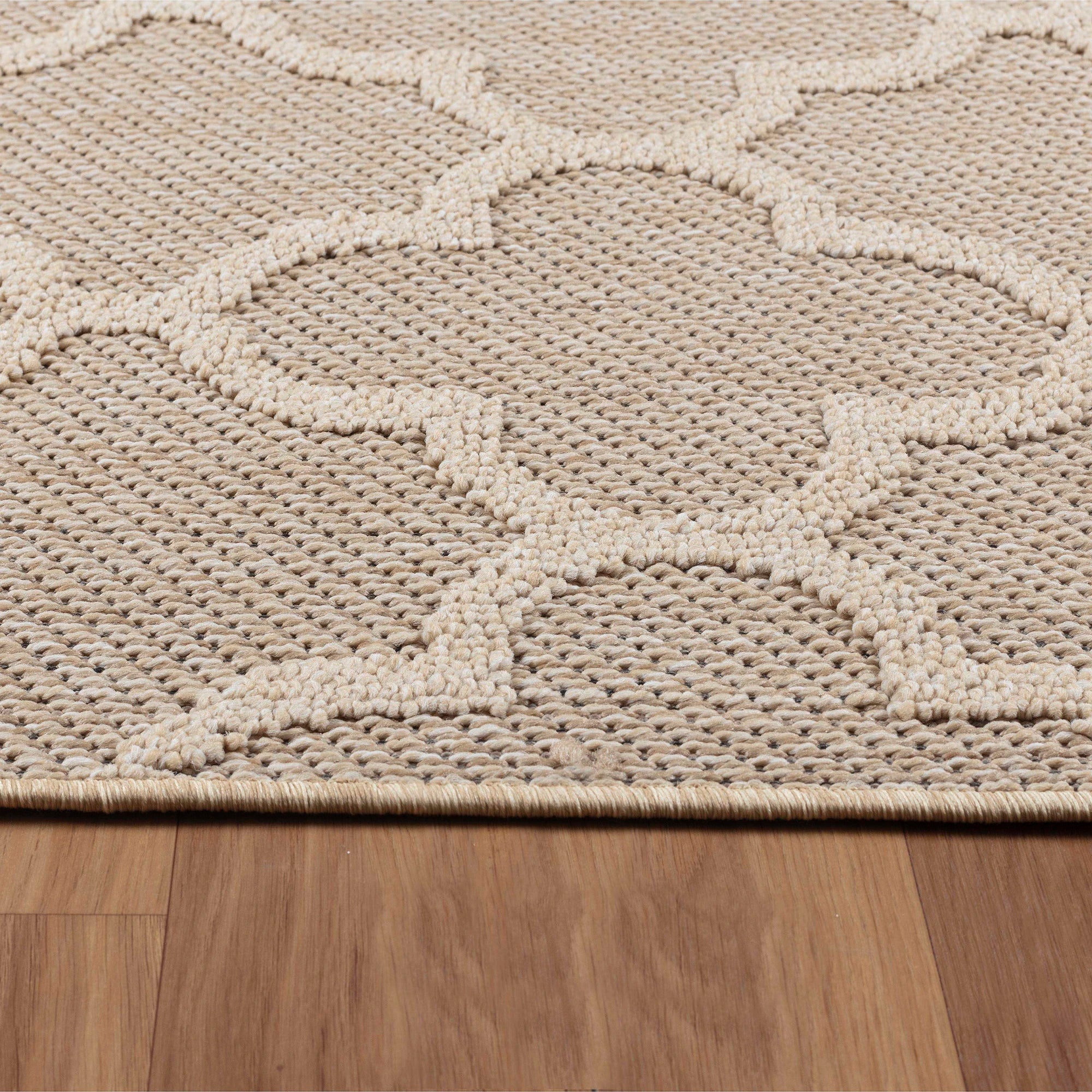 Distressed Ogee Pattern Outdoor Rug | Beige