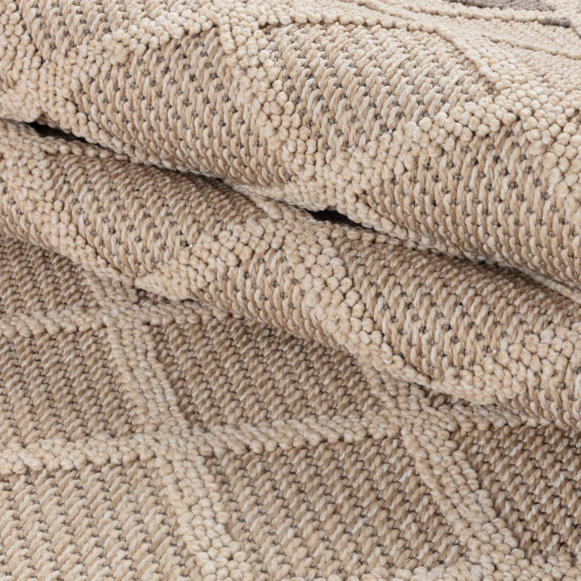 Textured Diamond Pattern Patio Rug | Beige