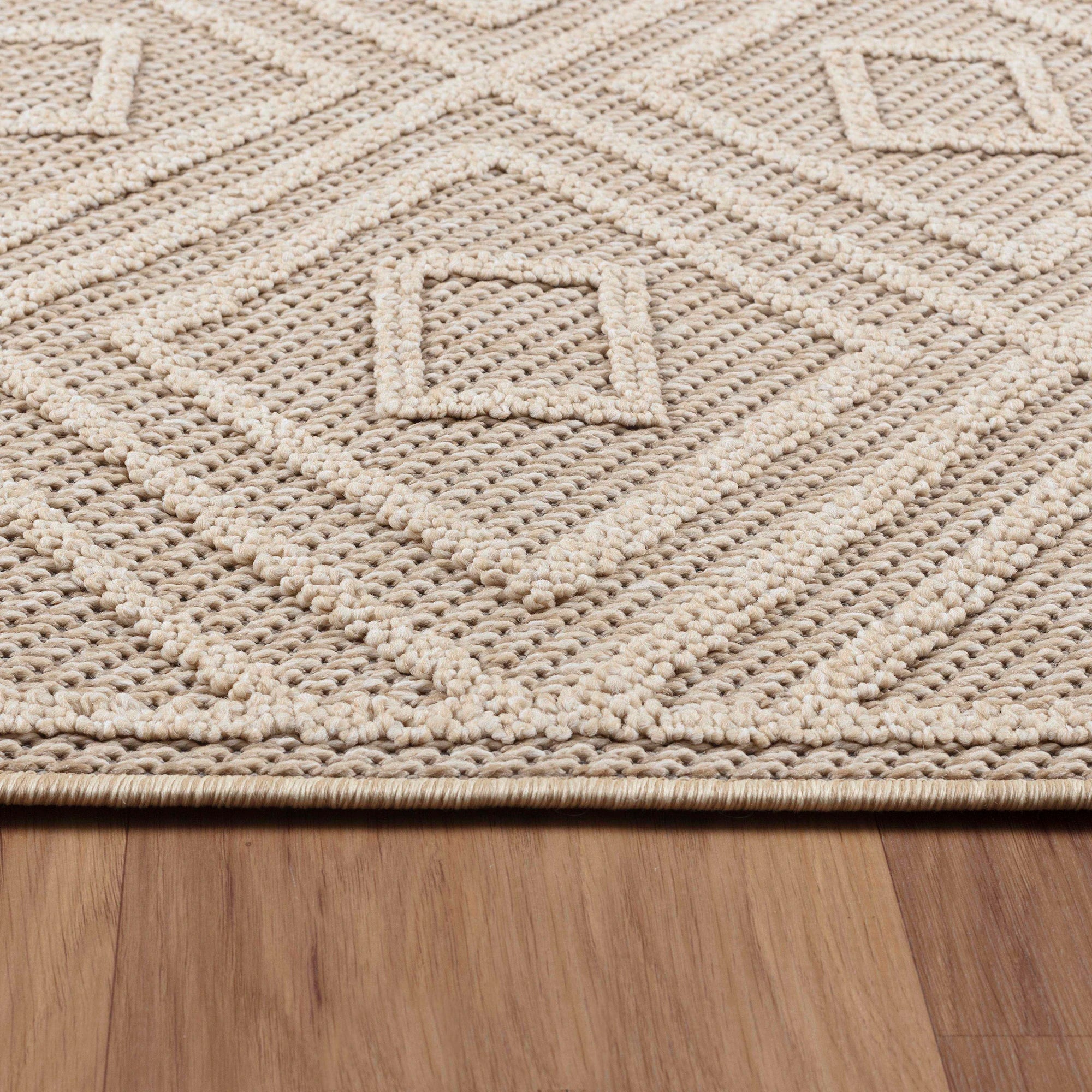 Diamond Trellis Patio Rug | Beige