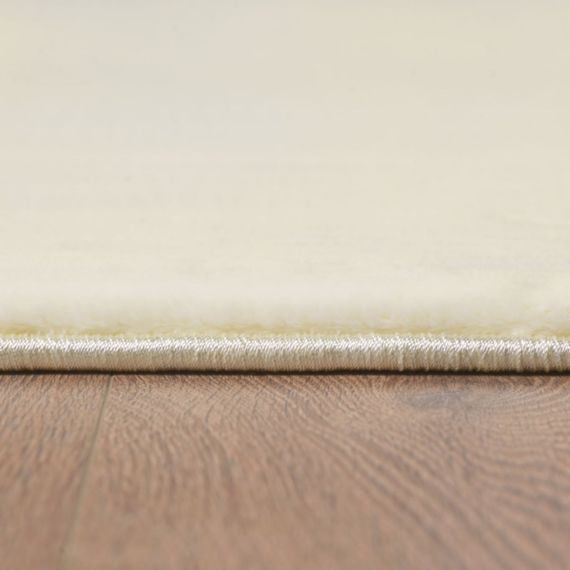 Clean Color Plain Elegant Decor | Cream