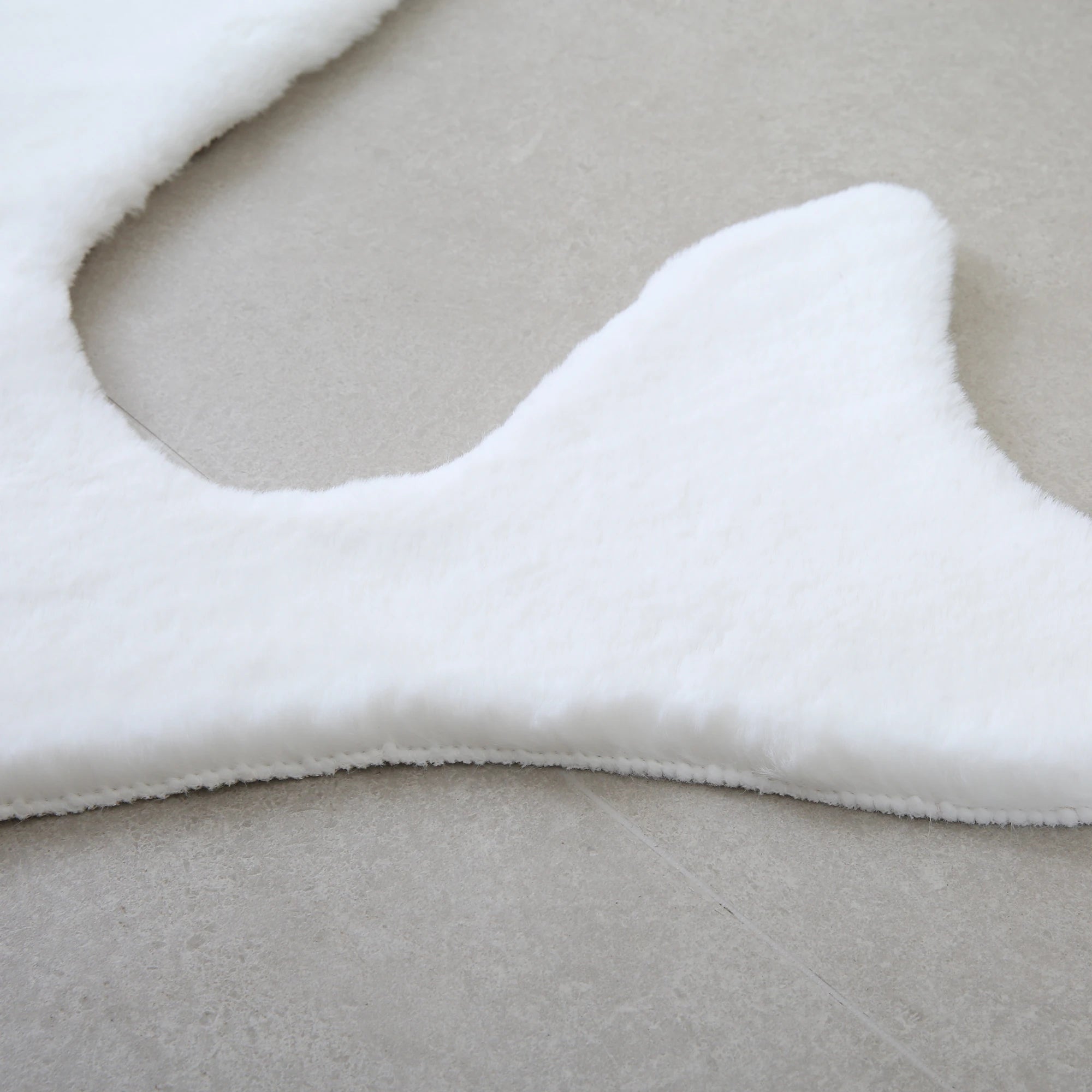 Whale Shape Rug | White