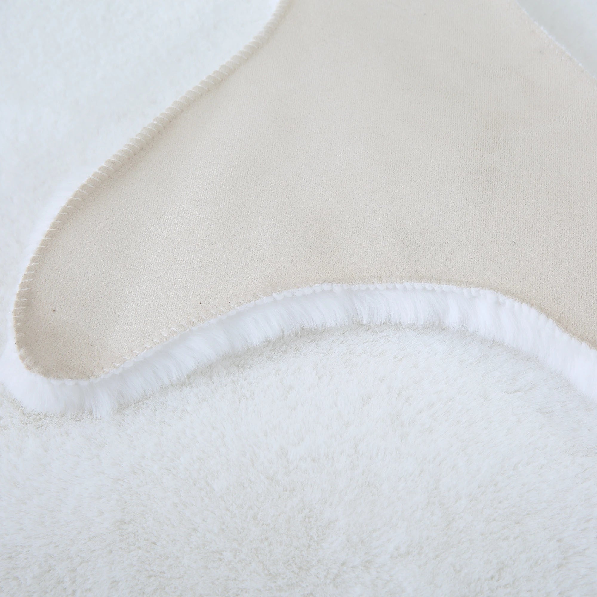 Whale Shape Rug | White
