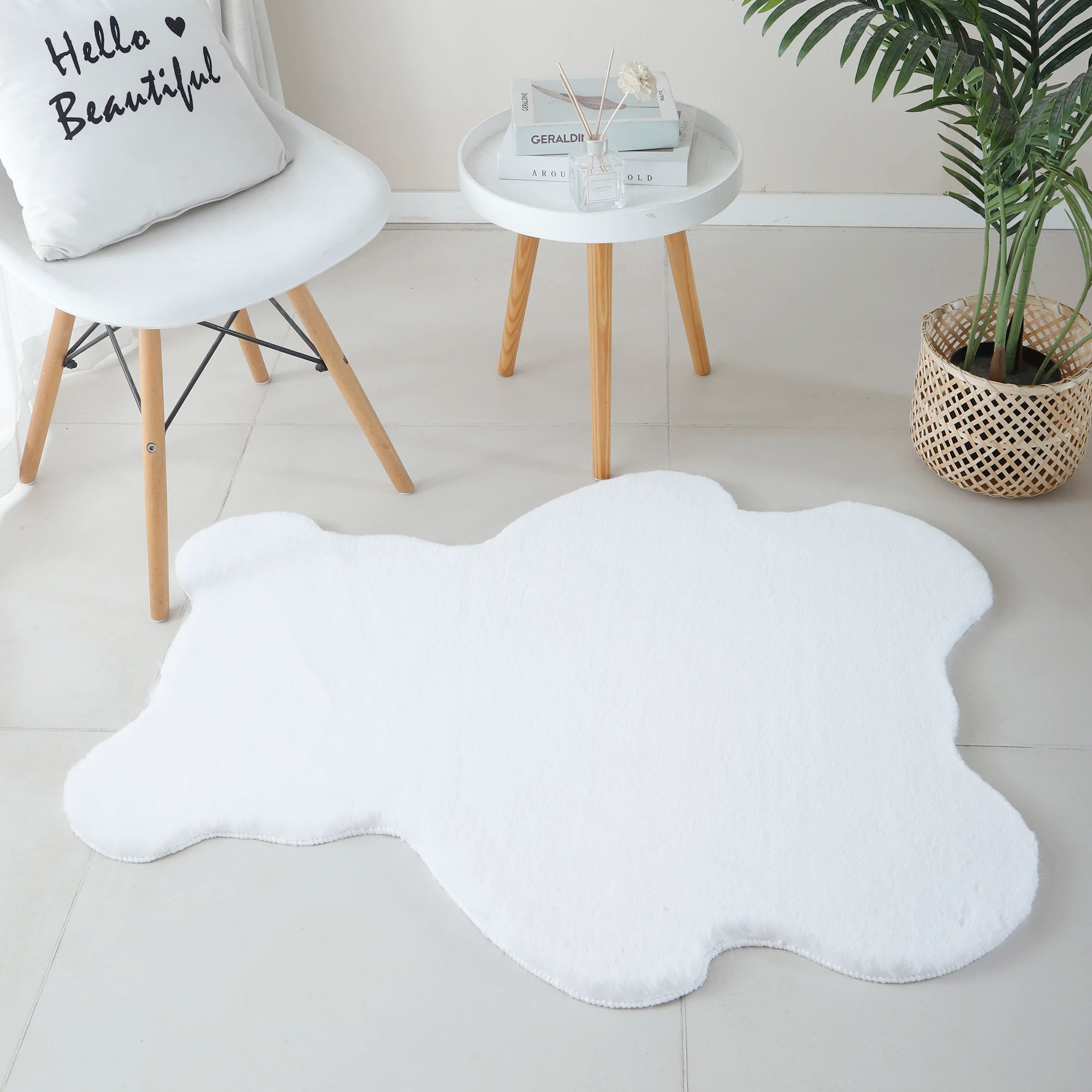 Bear Form Stylish Rug | White