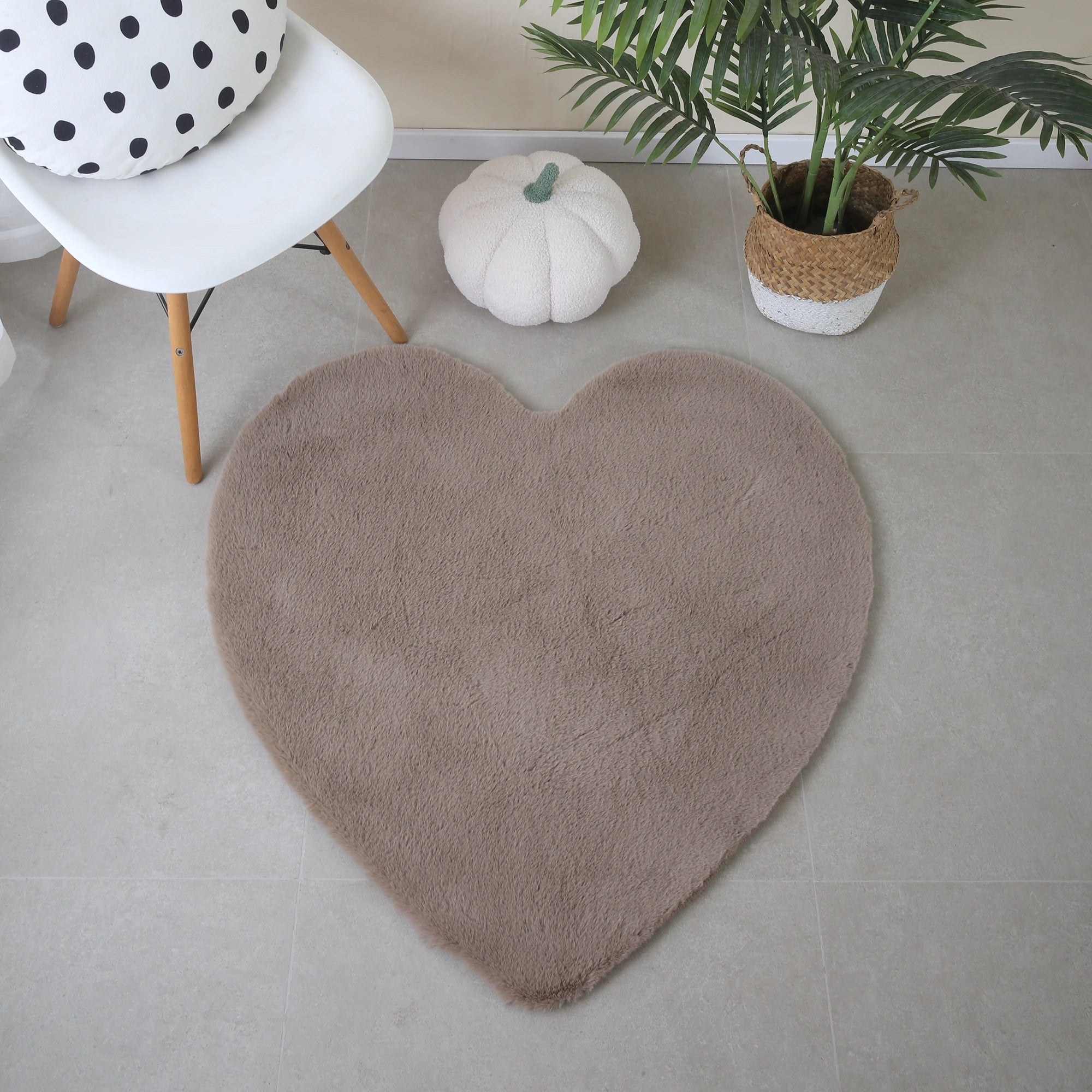 Heart Form Rug | Beige