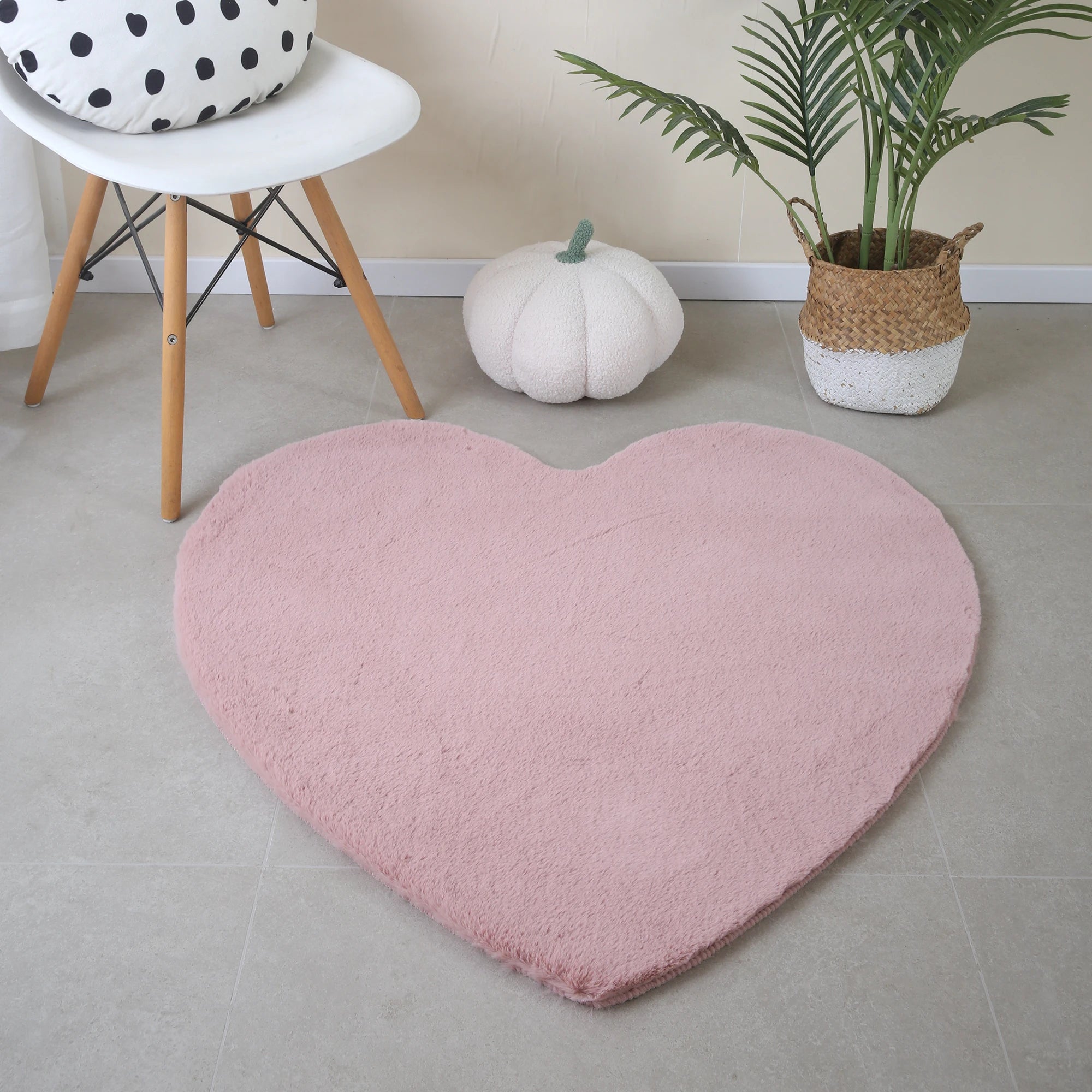 Heart Form Rug | Pink