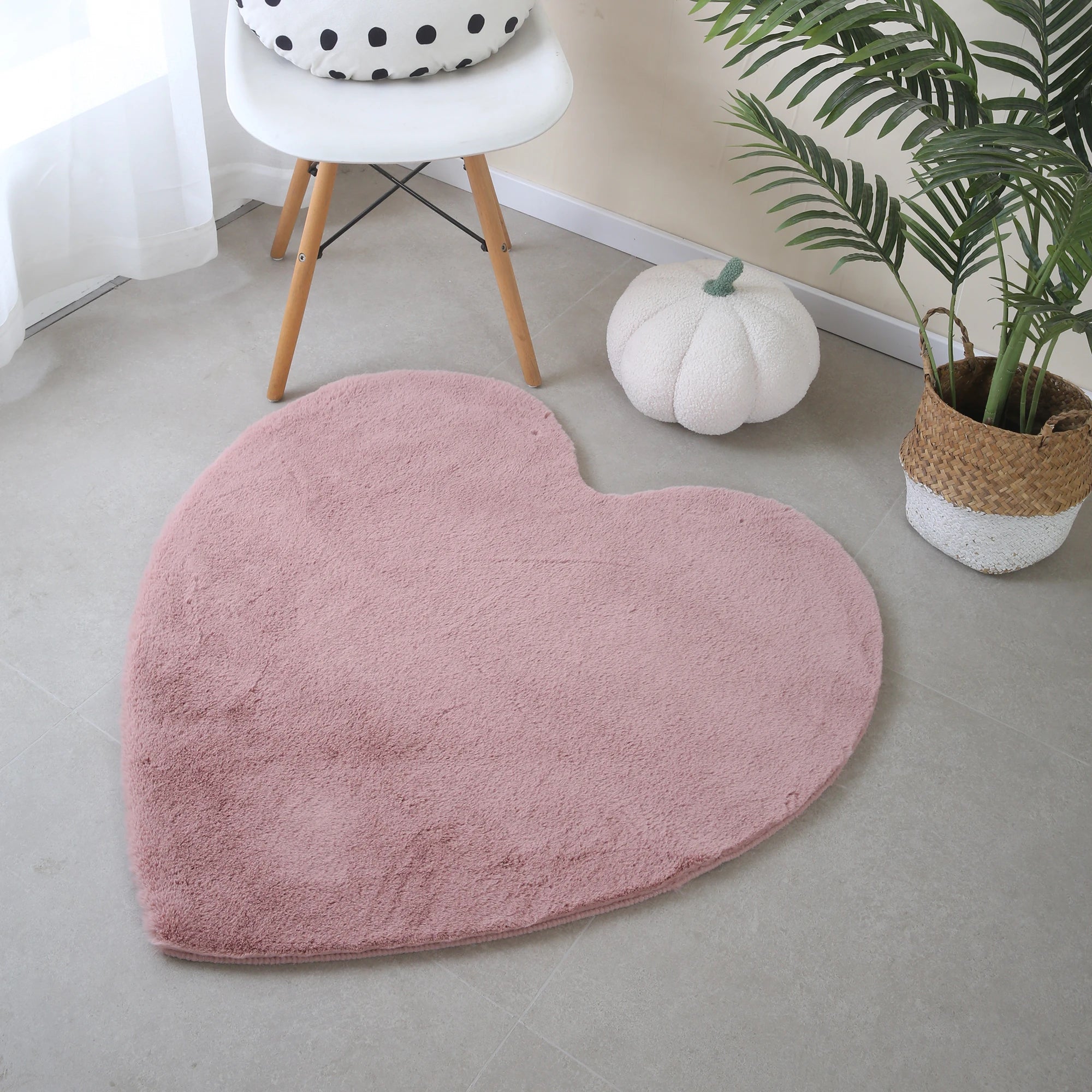 Heart Form Rug | Pink