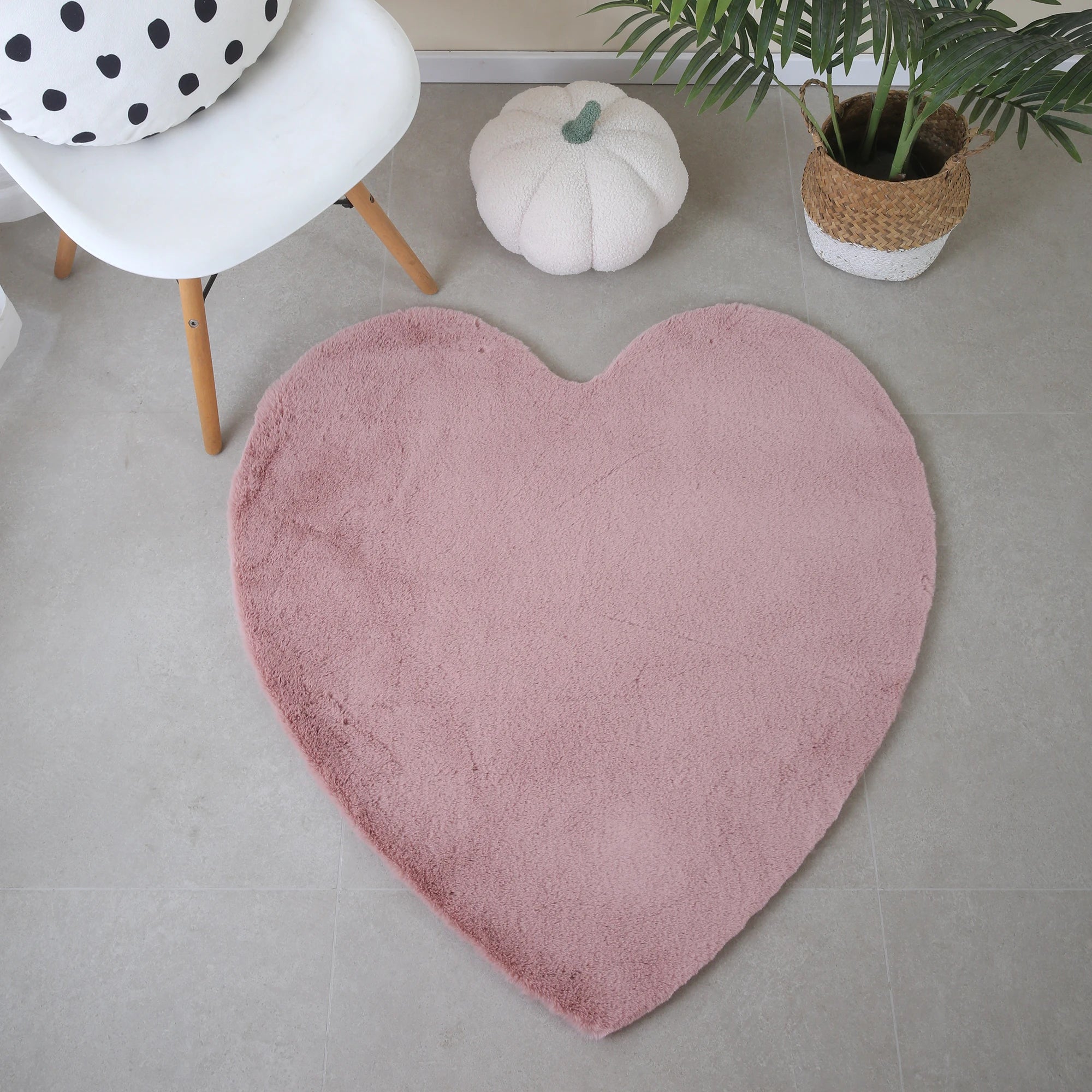 Heart Form Rug | Pink