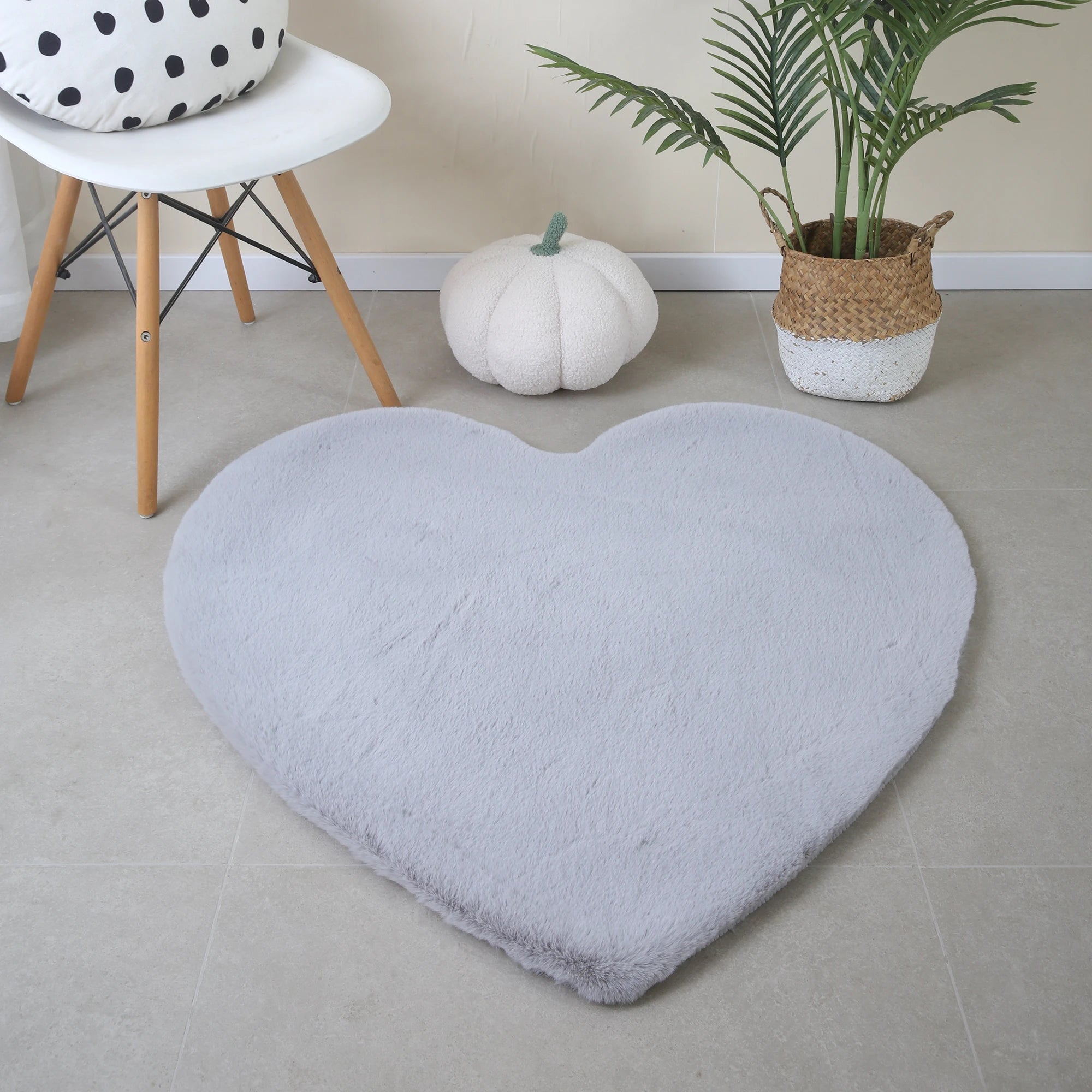 Heart Form Rug | Silver