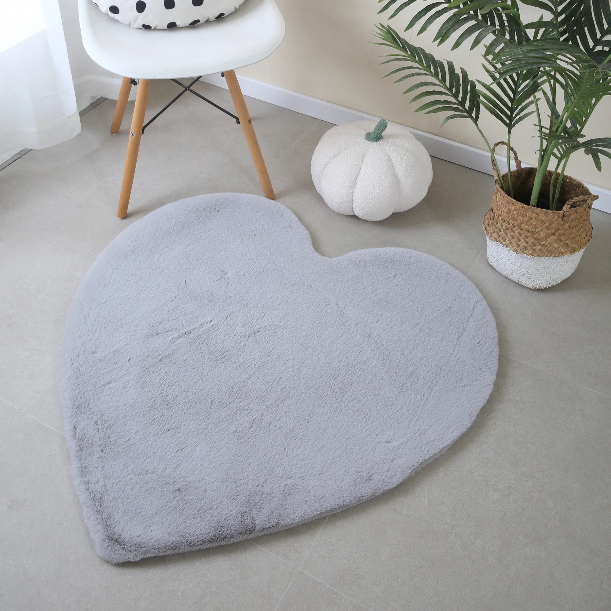 Heart Form Rug | Silver