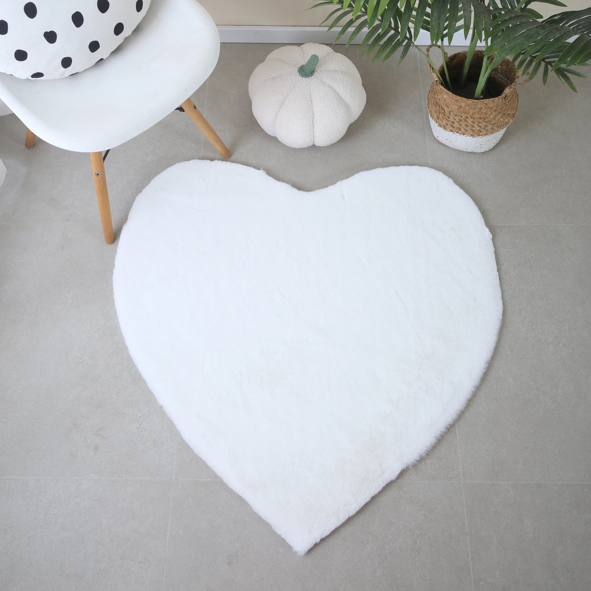 Heart Form Rug | White