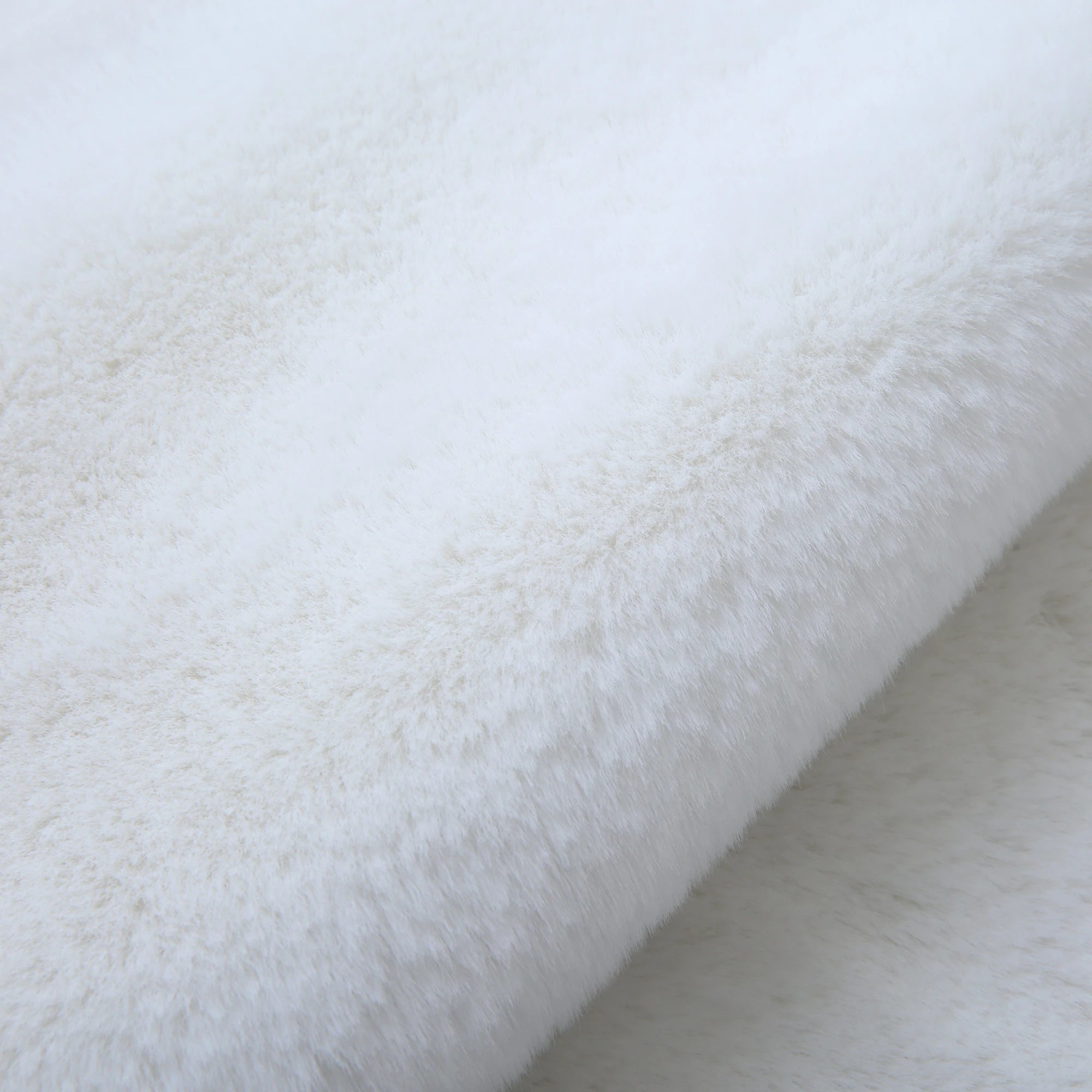 Heart Form Rug | White