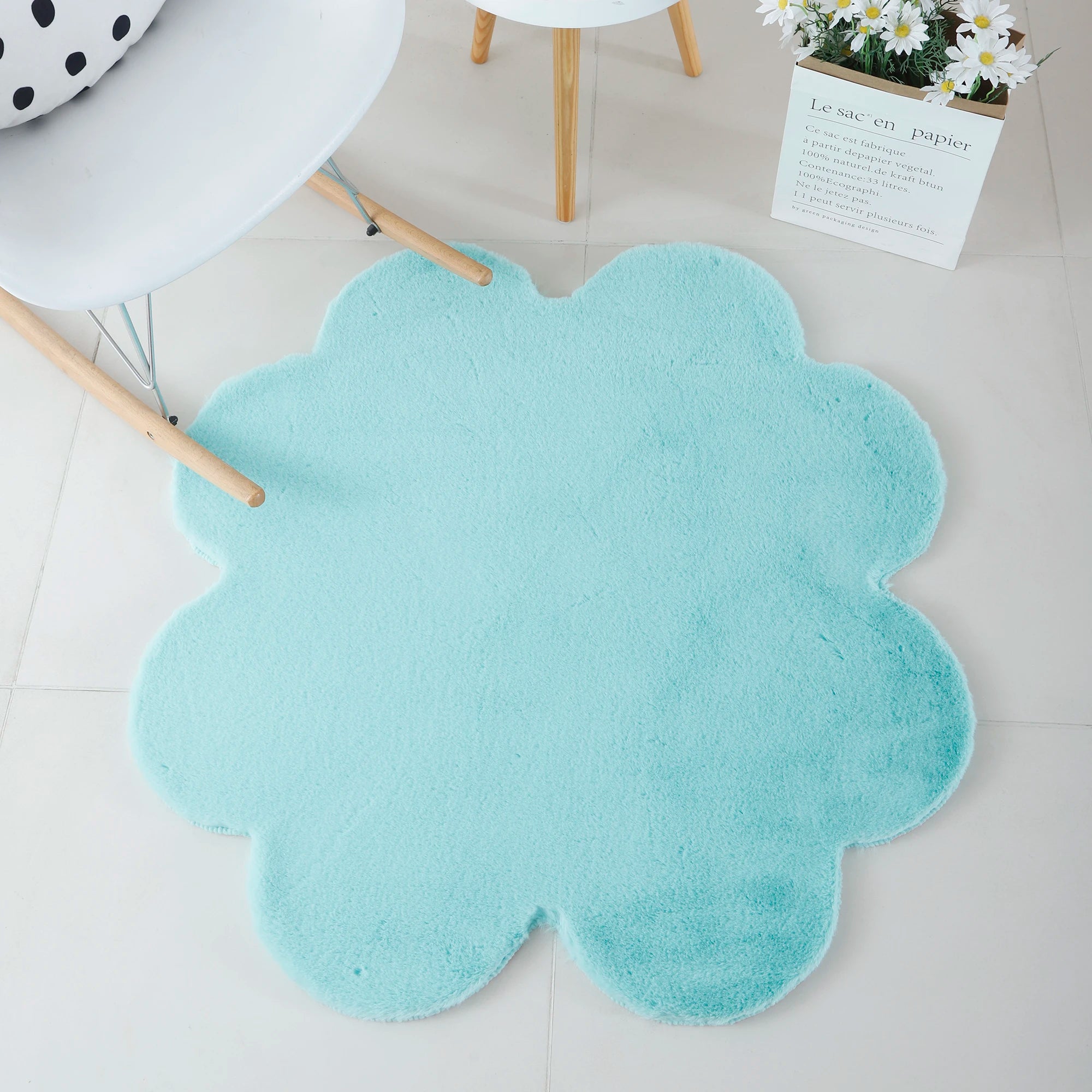 Clover Shape Rug Mint