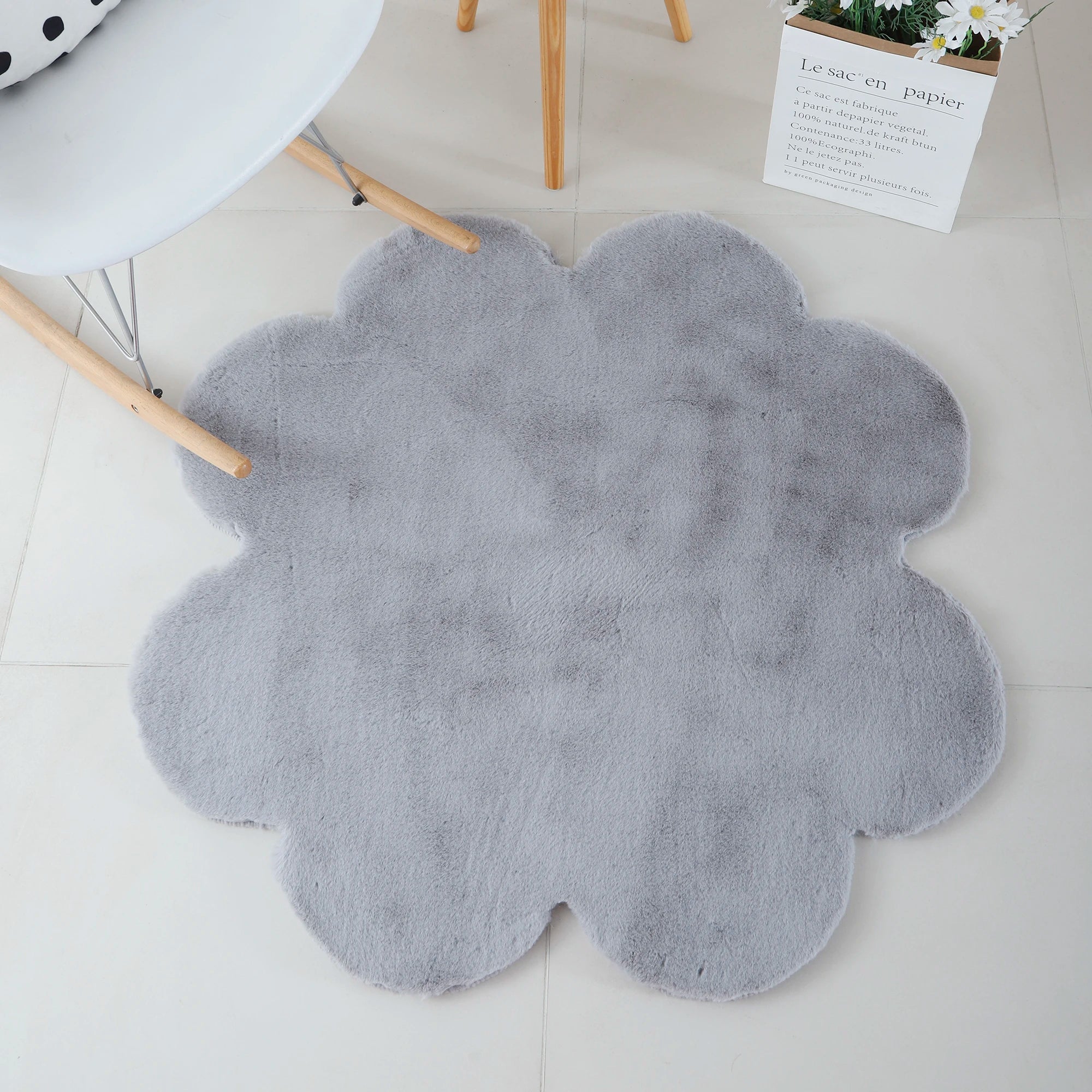 Clover Shape Rug Silver