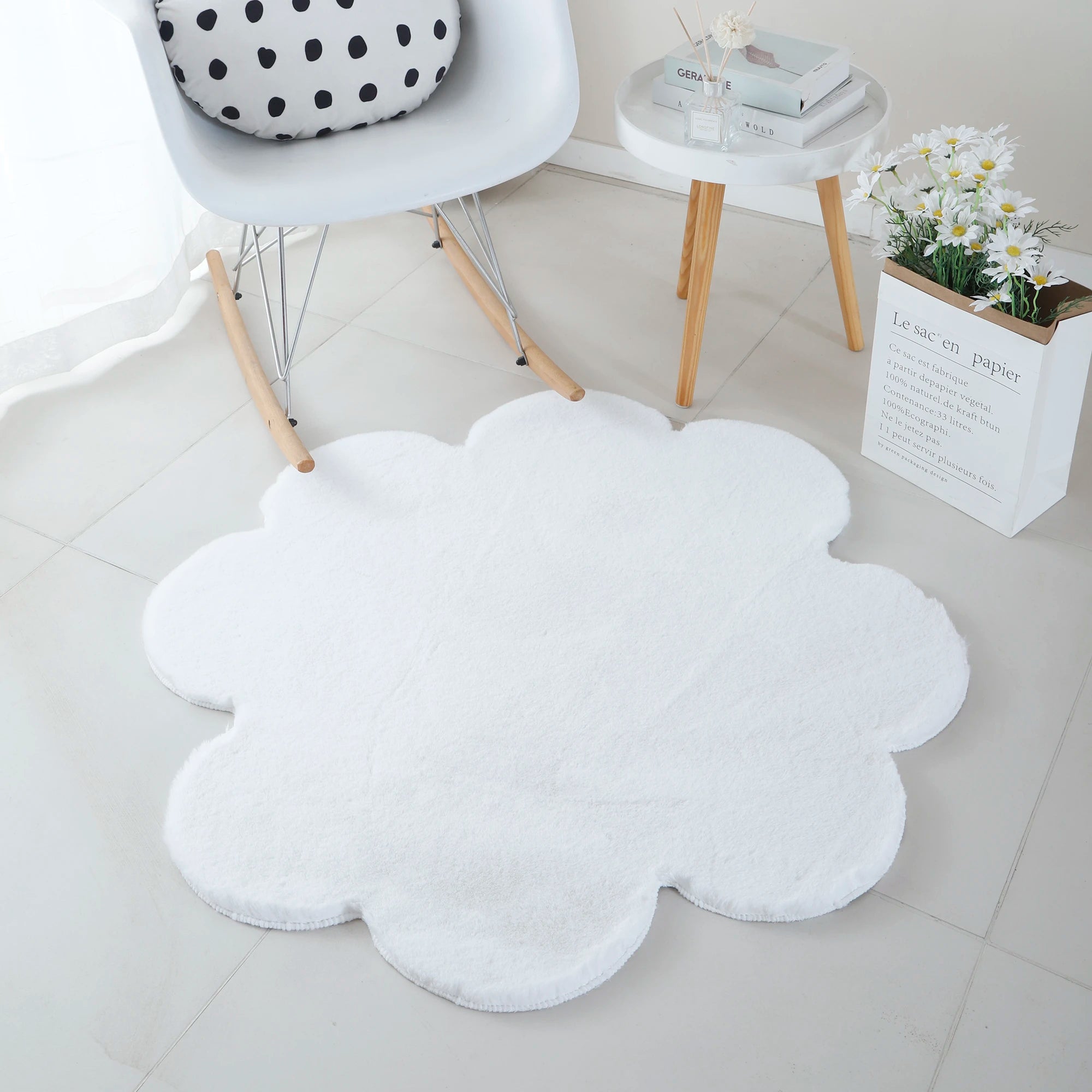 Clover Shape Rug White