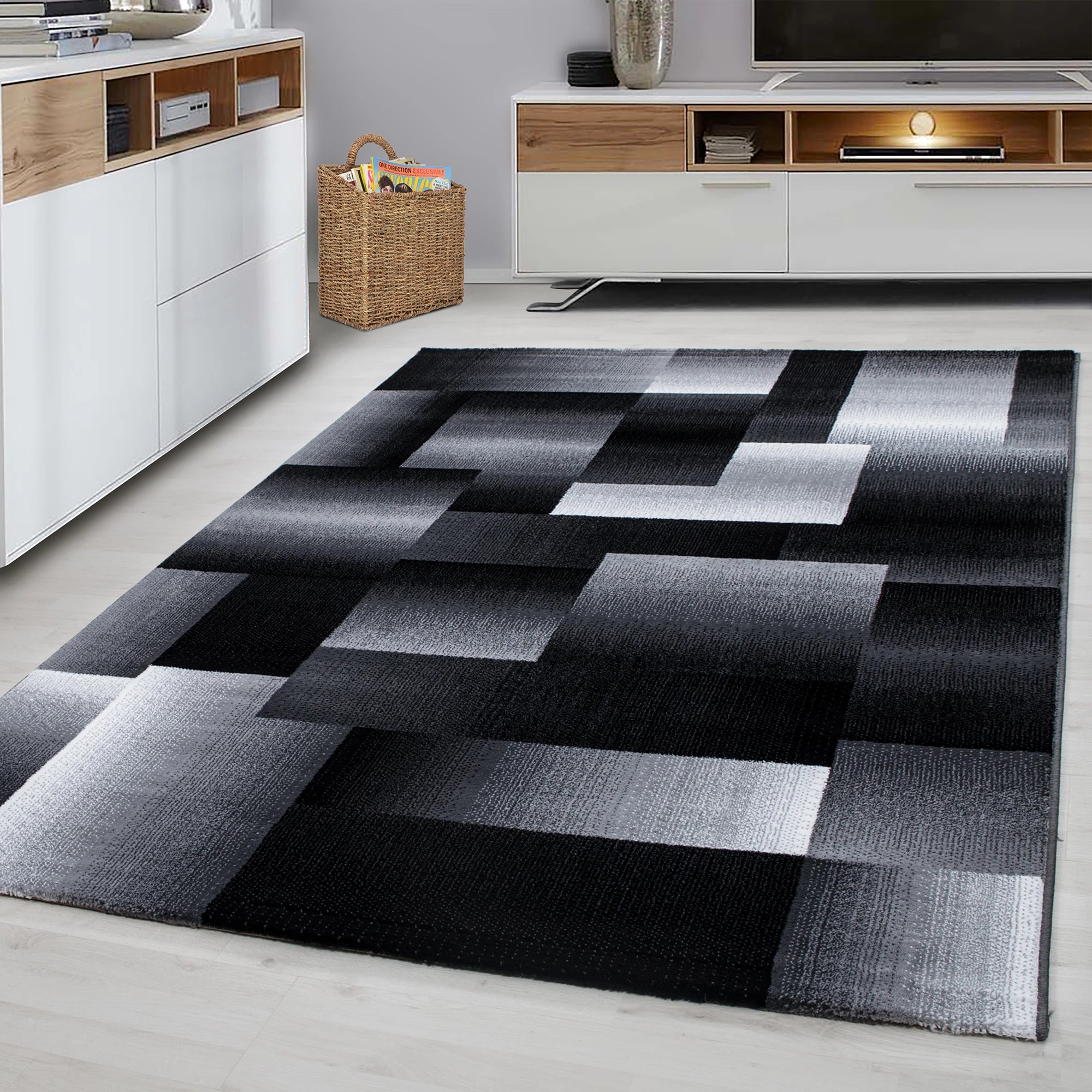 Abstract Checkered Plaid Rug | Black