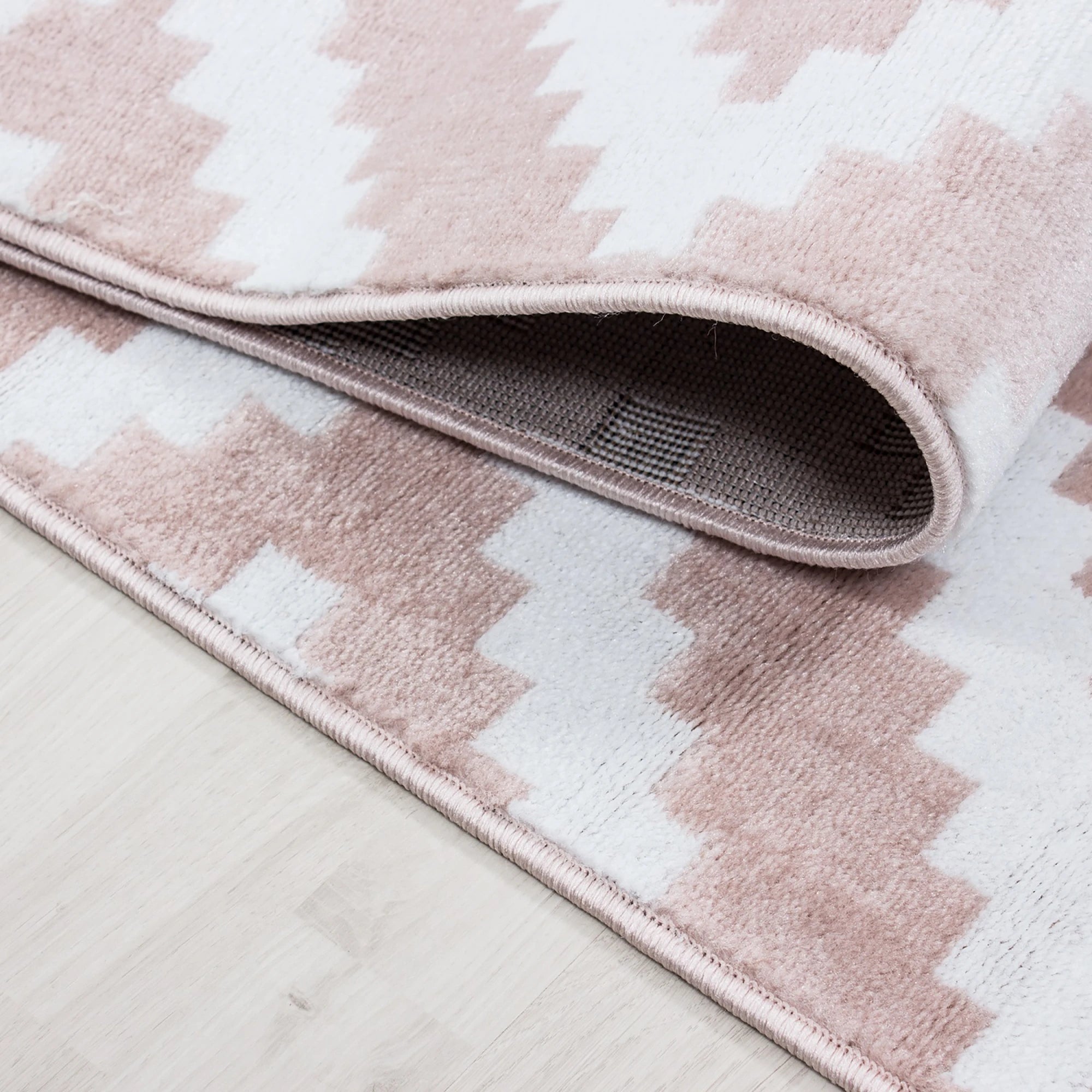 Contemporary Skandi Style Trellis Carpet | Pink