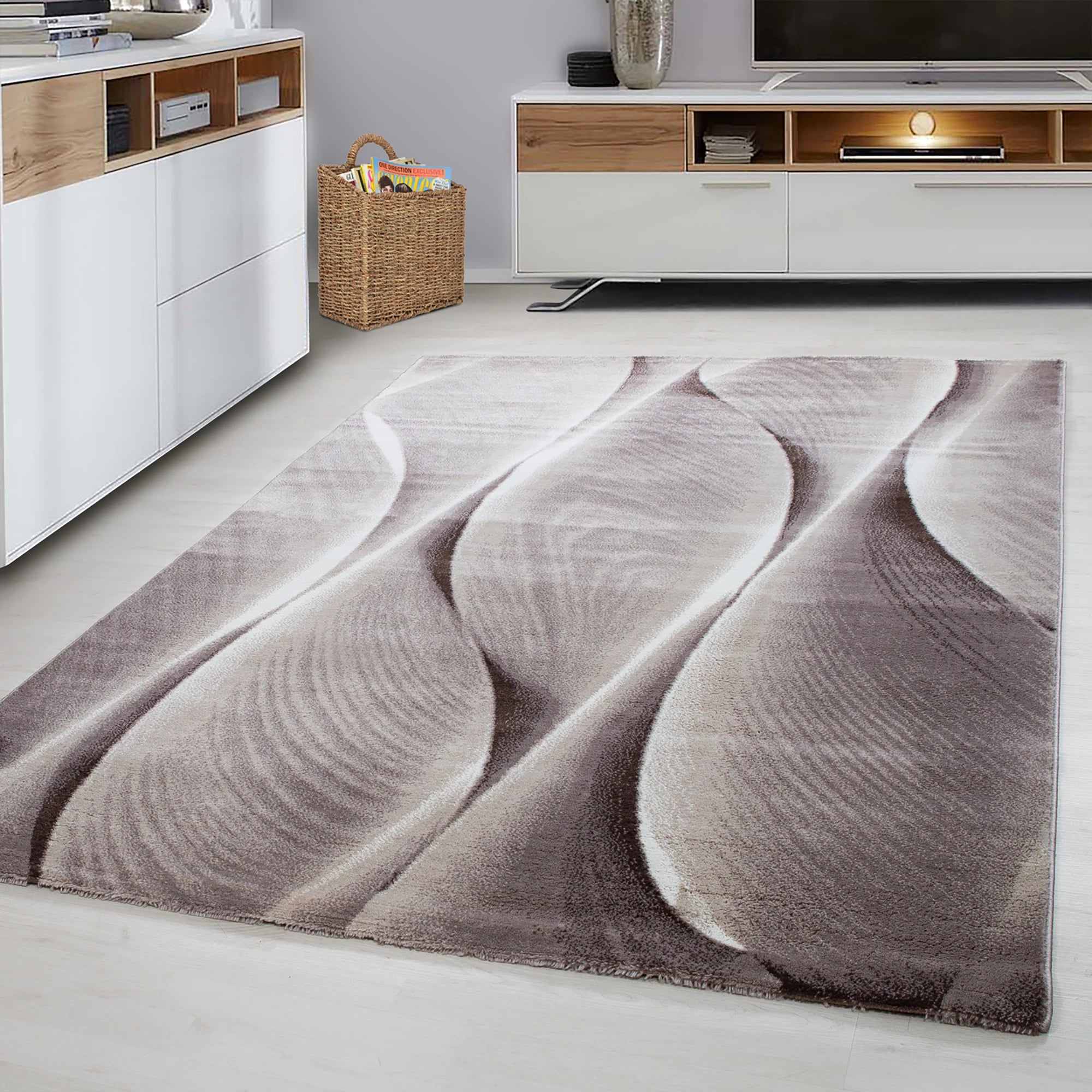 Contemporary High-Shine Wavy Design Carpet | Brown