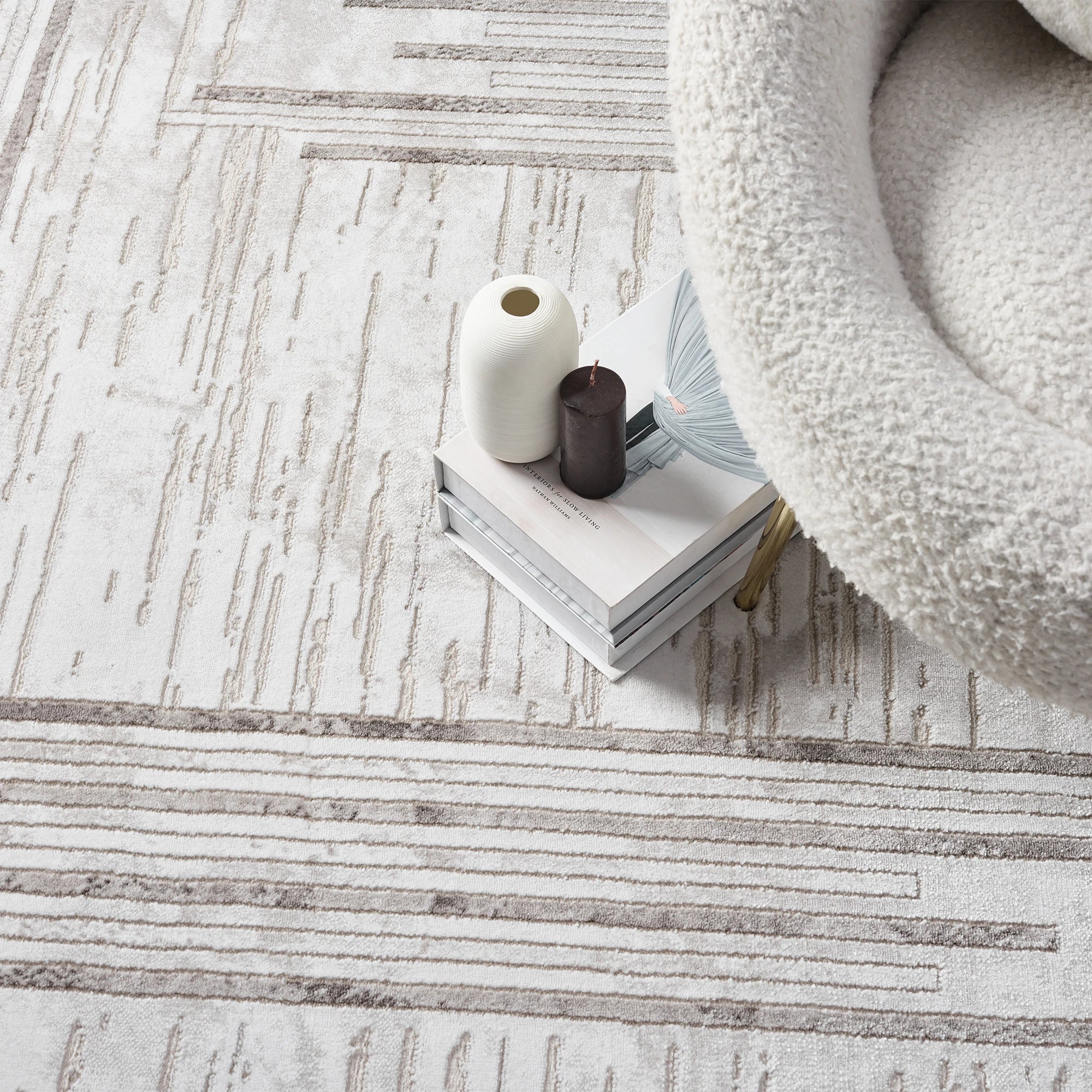 Concentric Lines Border Modern Rug | Brown