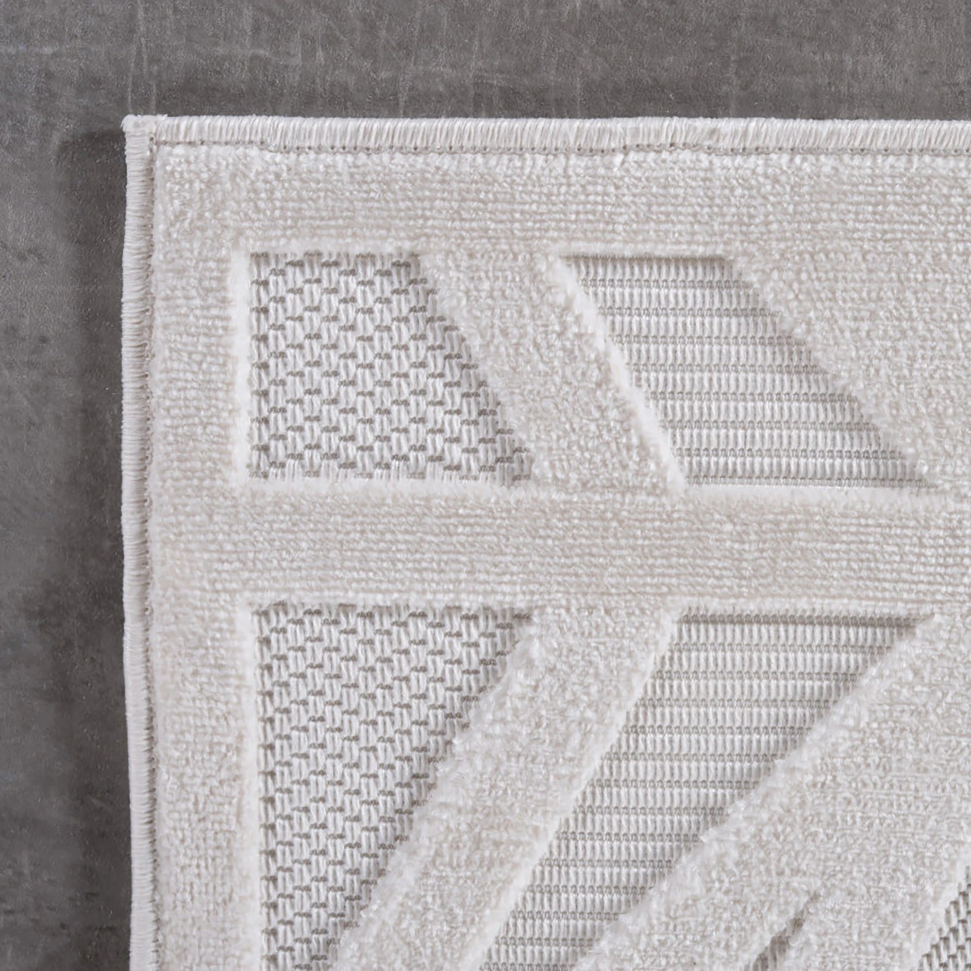 Geometric Starburst Pattern Rug | Cream