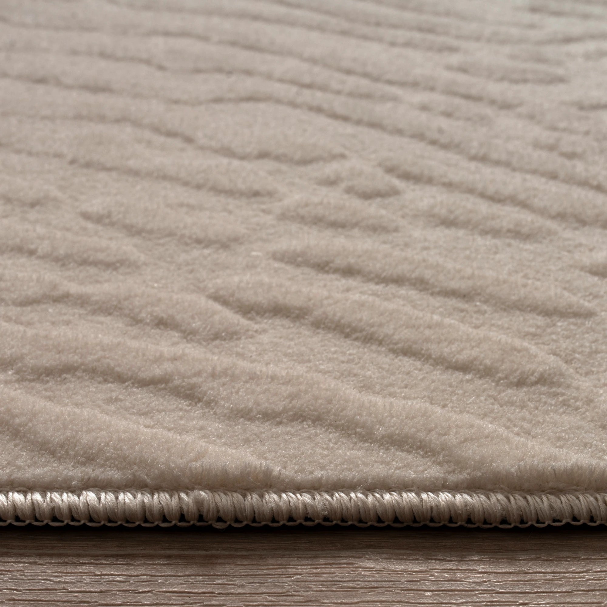 Modern Wavy Plush Rug - Ivory