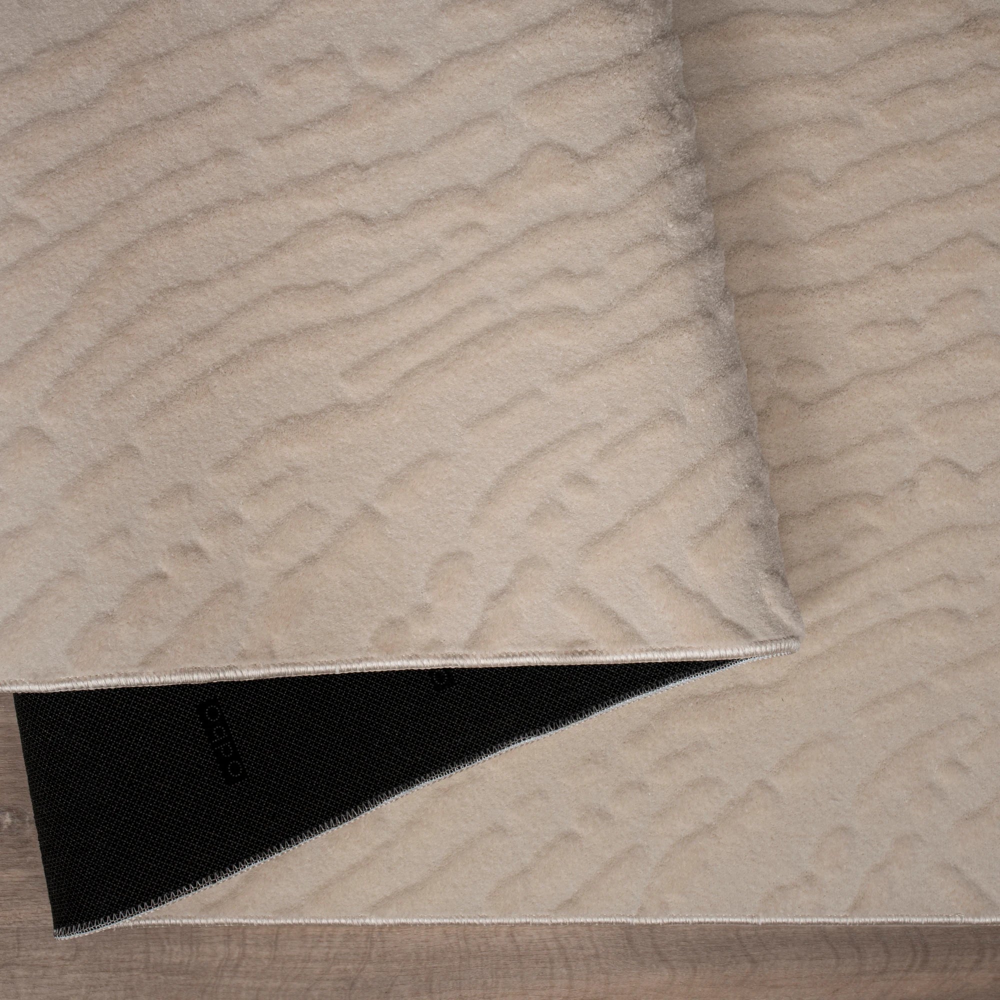 Modern Wavy Plush Rug - Ivory