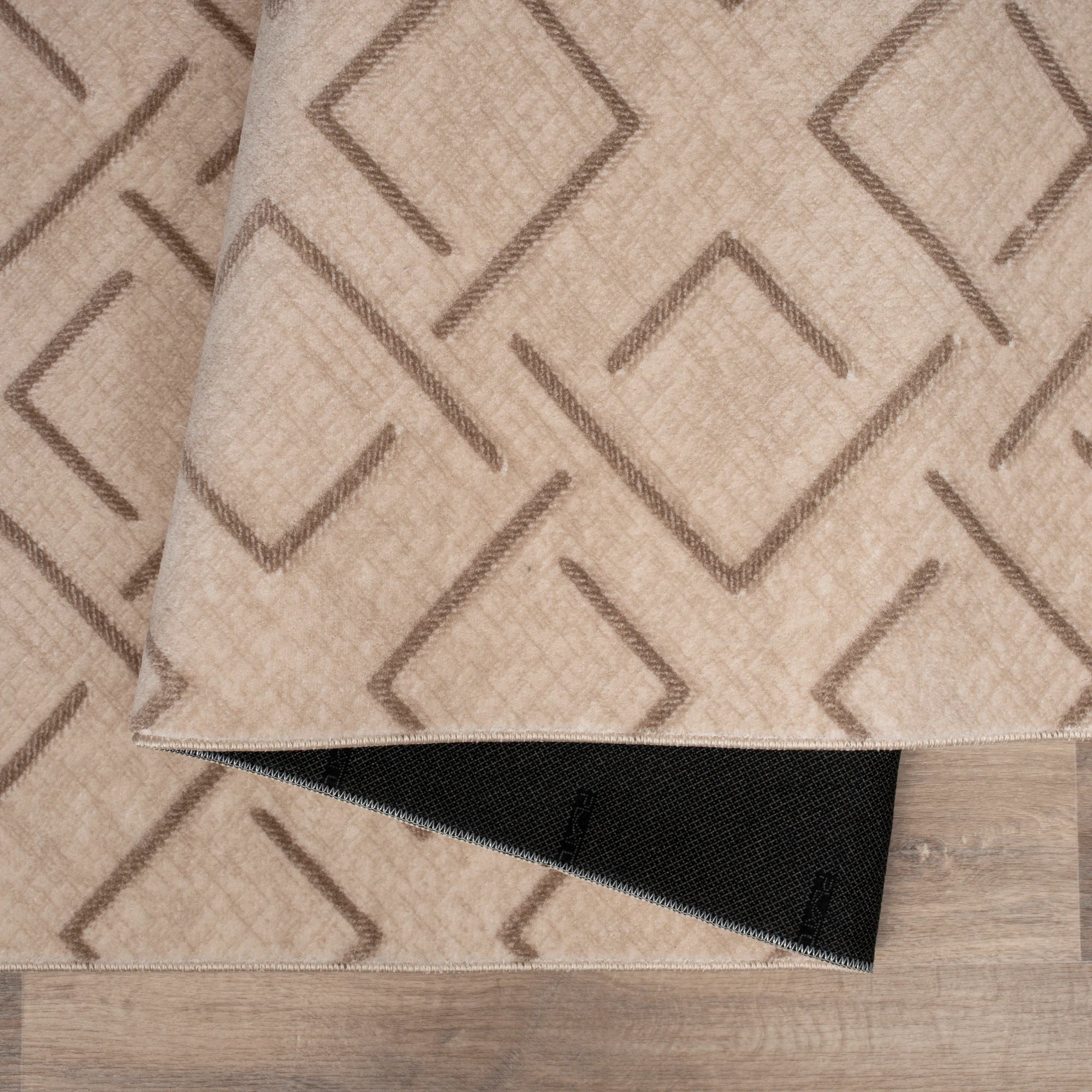 Simple Linear Geometric Mink Rug