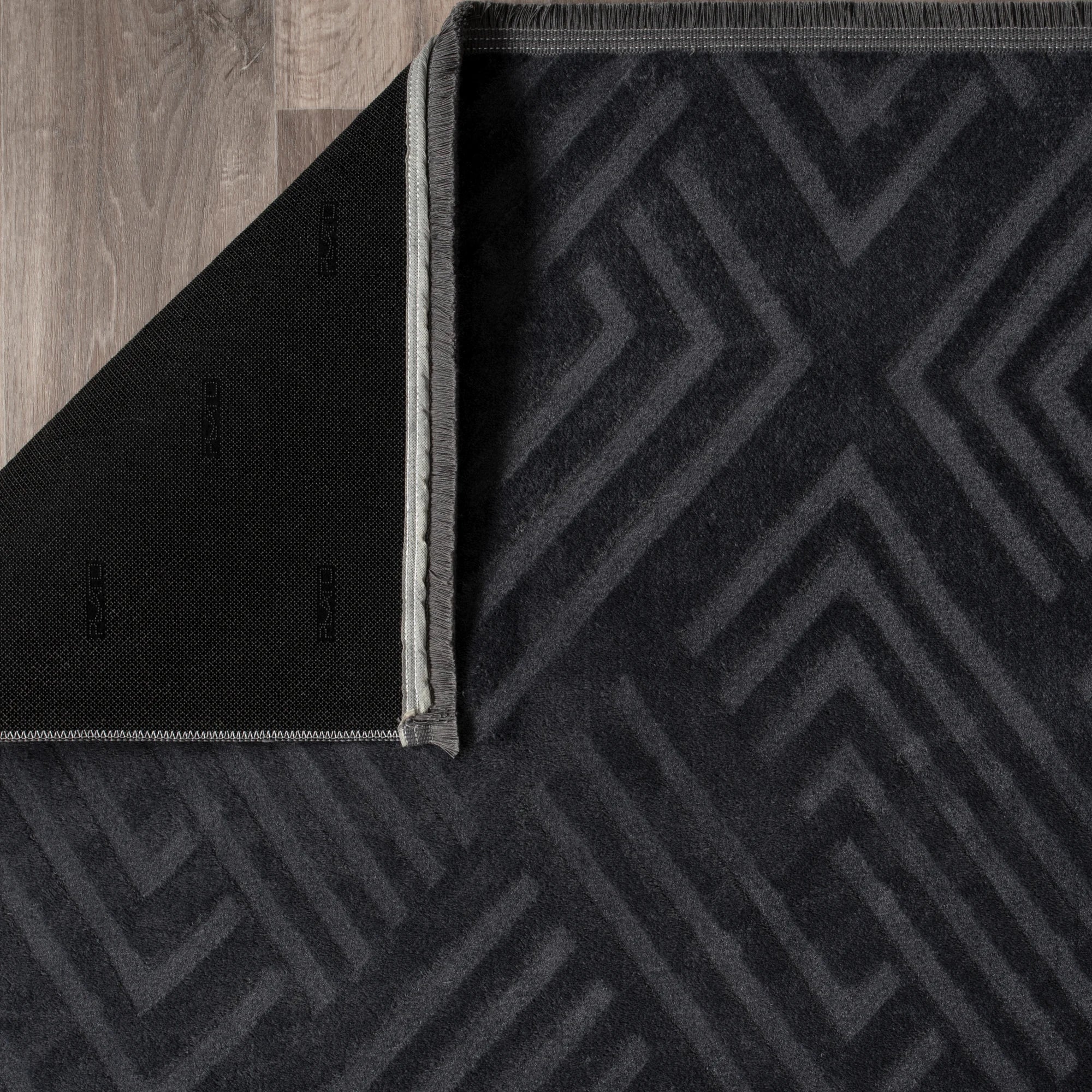 Modern Geometric Maze Plush Rug - Charcoal