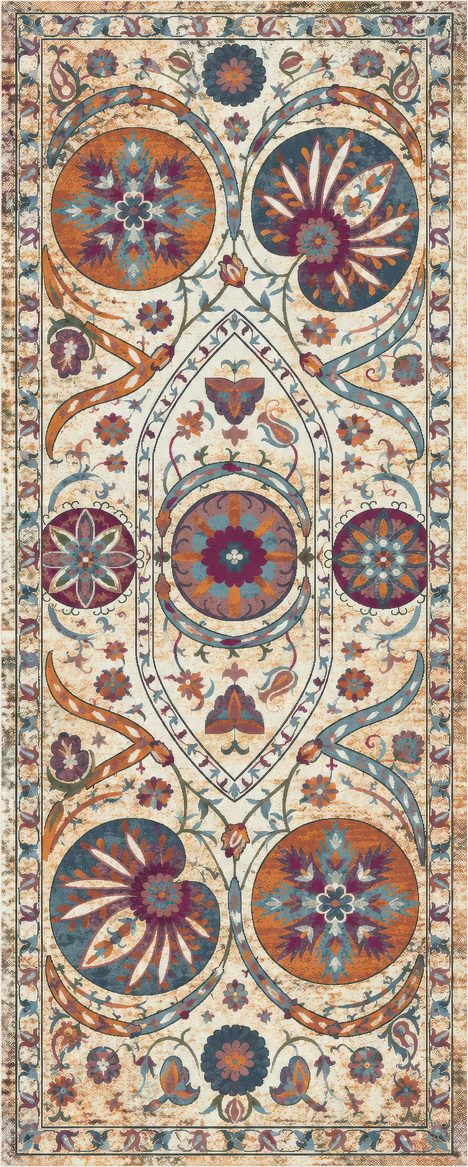 Un tappeto rettangolare per area con un intricato motivo floreale tradizionale in stile persiano, caratterizzato da uno sfondo color crema con motivi arancioni, verde acqua, viola e marroni.