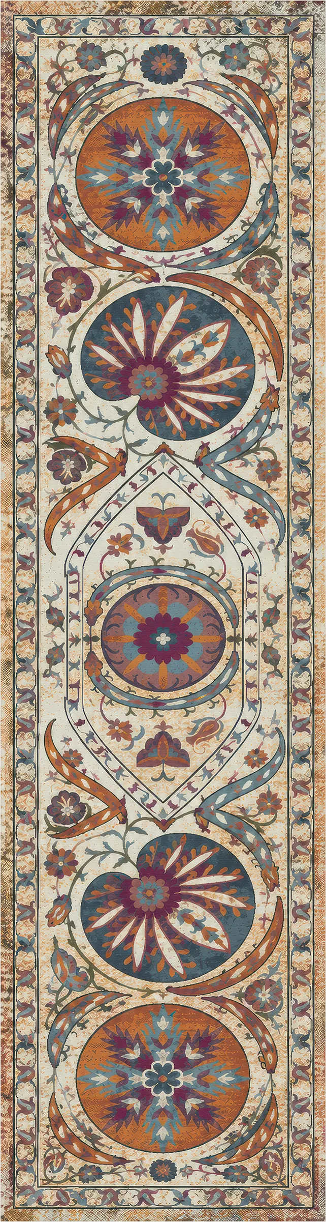 Un tappeto rettangolare lungo, con un elaborato motivo vintage a medaglione nei colori crema, arancione ruggine, verde acqua, bordeaux e marrone.