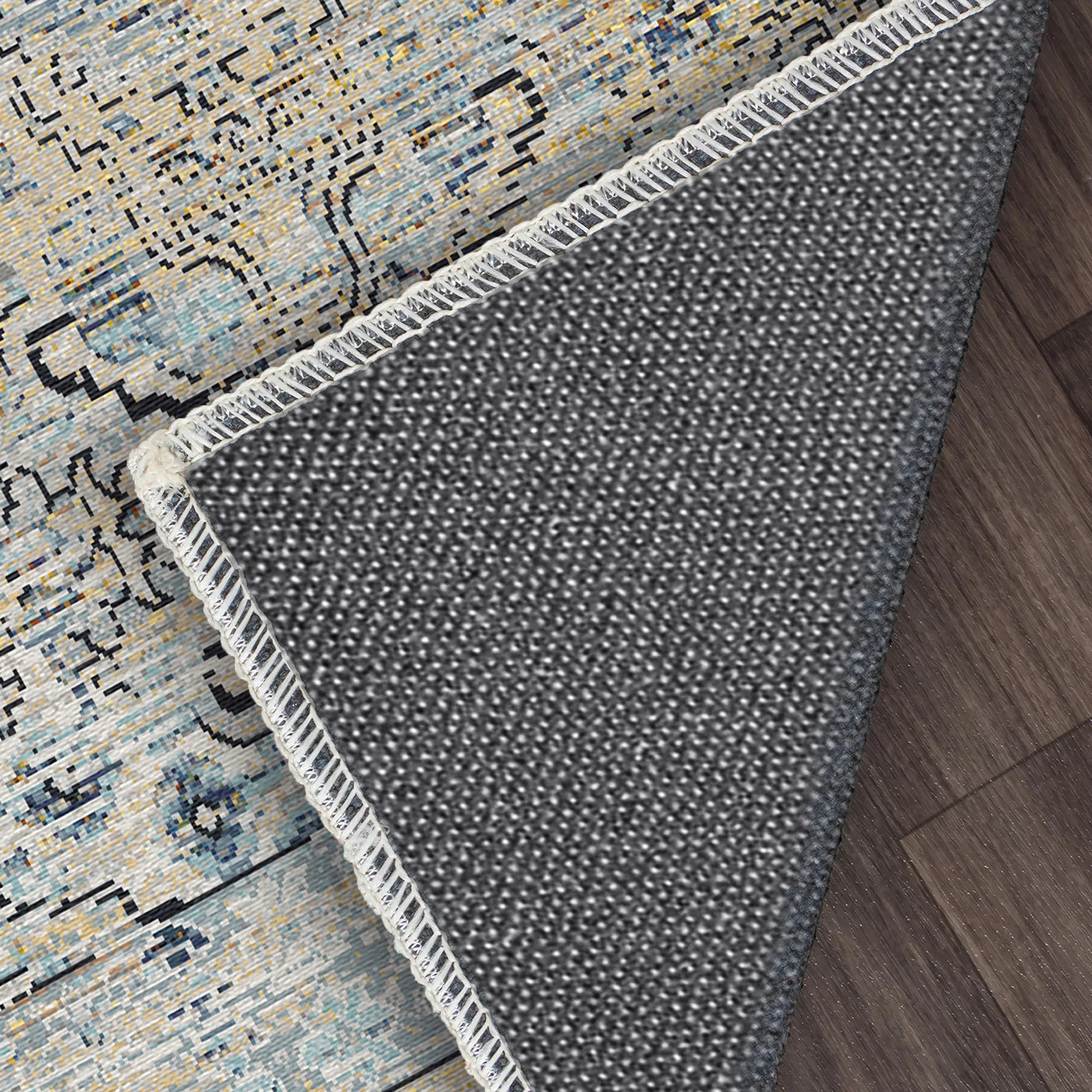 Vintage Neutral Serapi Lattice Rug