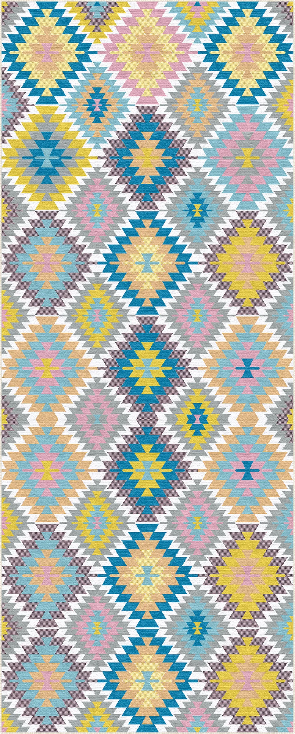 Vista dall’alto di un tappeto quadrato con un vivace motivo geometrico a rombi e zigzag, in tonalità pastello di giallo, rosa, blu, verde acqua e grigio.