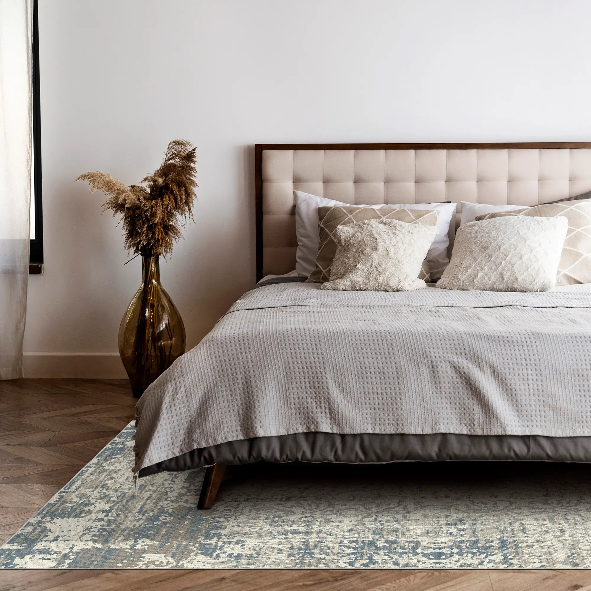 Sapphire Heritage Distressed Damask Rug